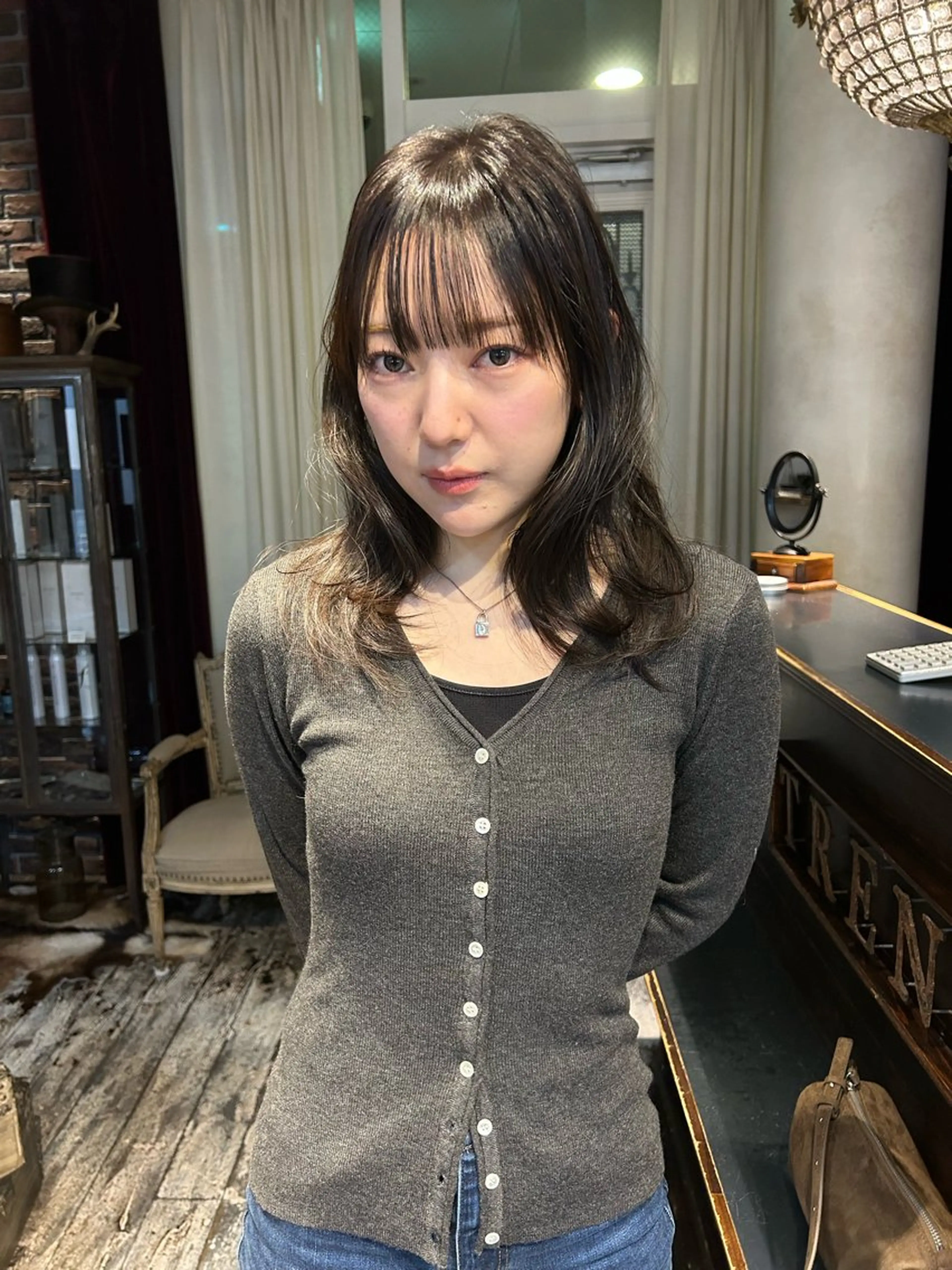 カラー グレージュ オリーブカラー オリーブグレージュ オリーブグレー 丸山 風香のヘアスタイル