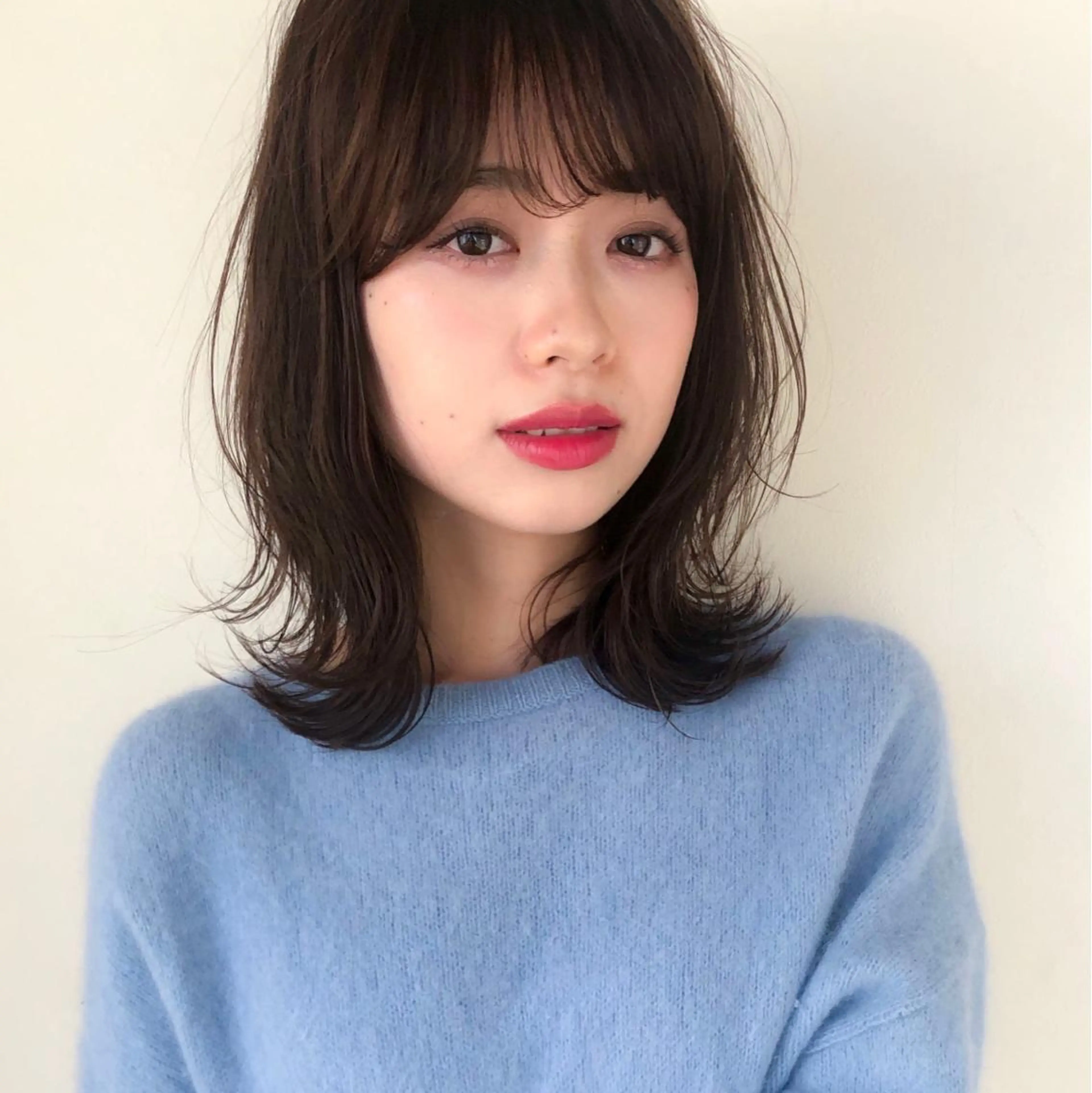ミディアム カラー ベージュカラー ココアベージュ レイヤーカット ヘアカラー トリートメント ツヤ髪になりたい方へ 🩷柴田知亜希のヘアスタイル