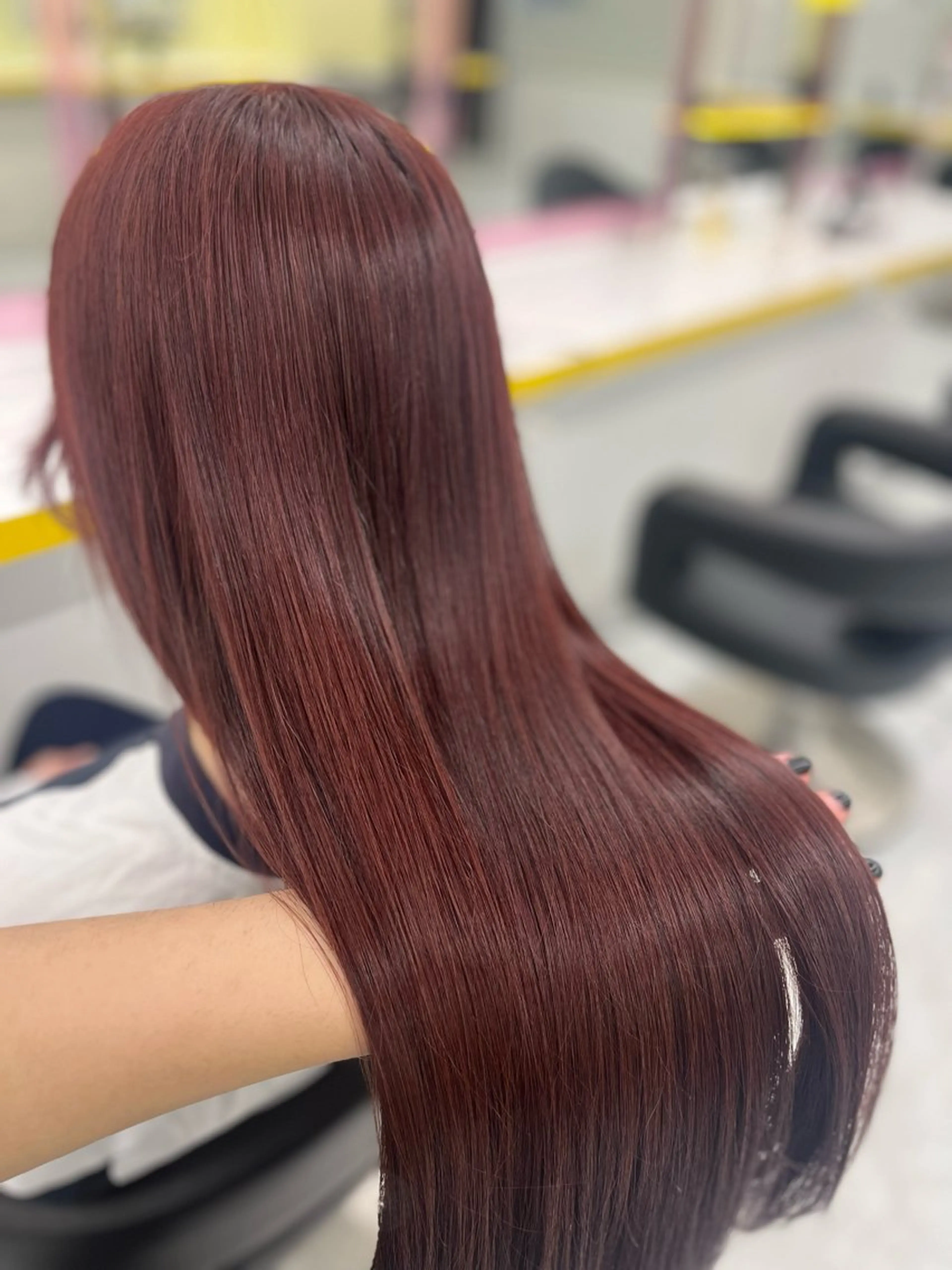 ロング カラー ヘアカラー ハイトーンカラー 🦄レイヤーカットのヘアスタイル