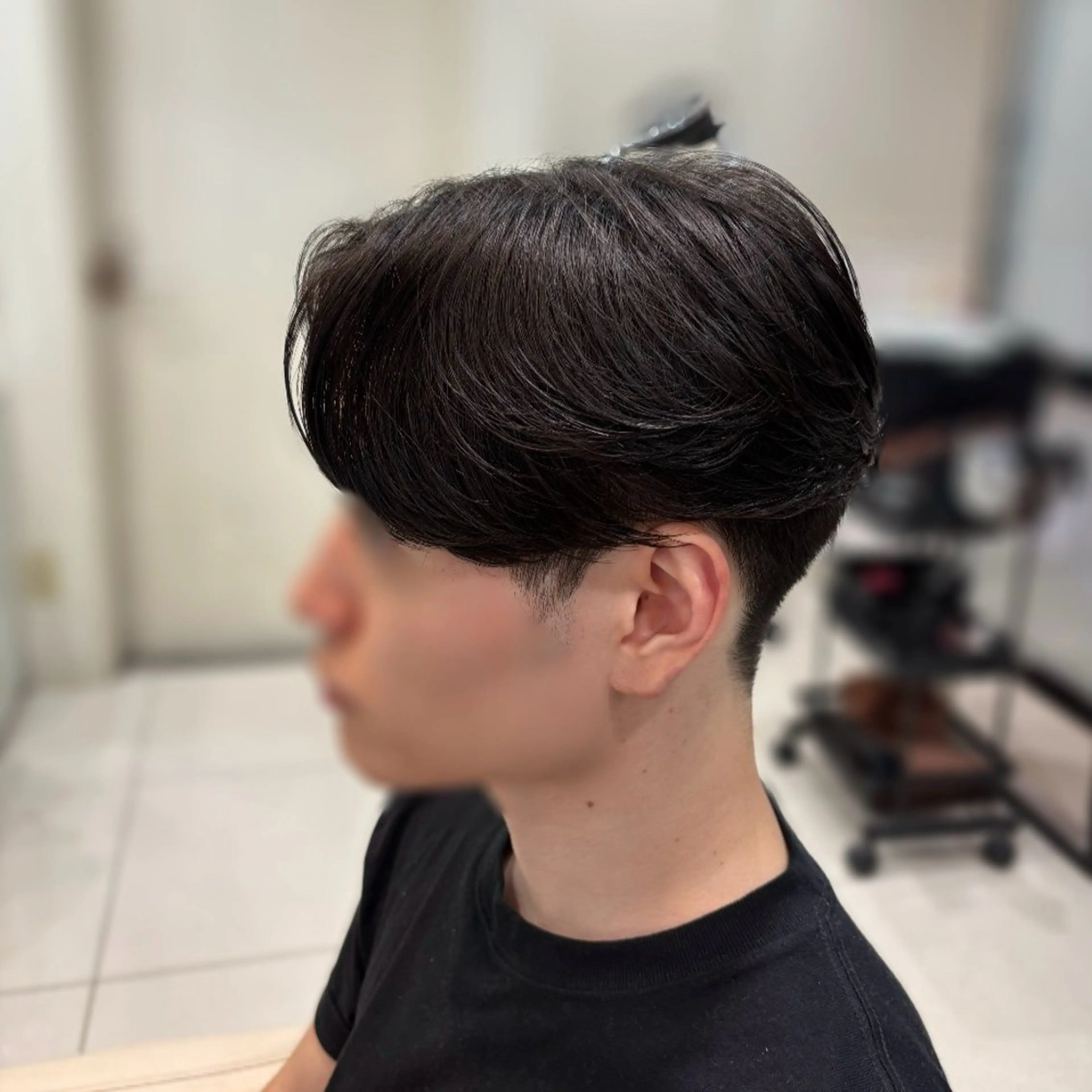 メンズ カット 縮毛矯正 センターパート 川島爽楽のヘアスタイル