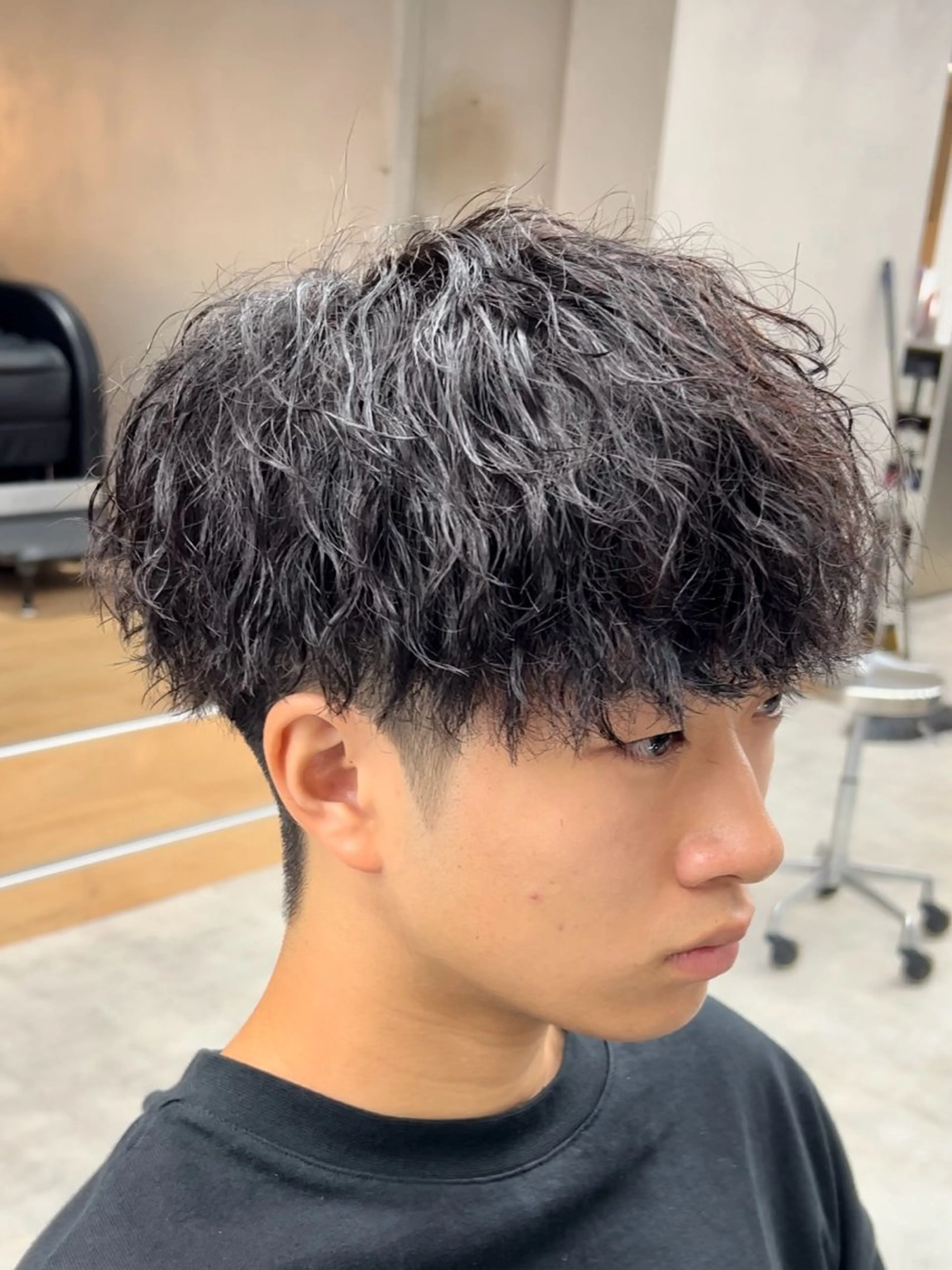 ショート パーマ メンズ メンズパーマ ツイストスパイラルパーマ スパイラルパーマ カット パーマ メンズパーマ/ 新潟駅/佐藤裕のヘアスタイル