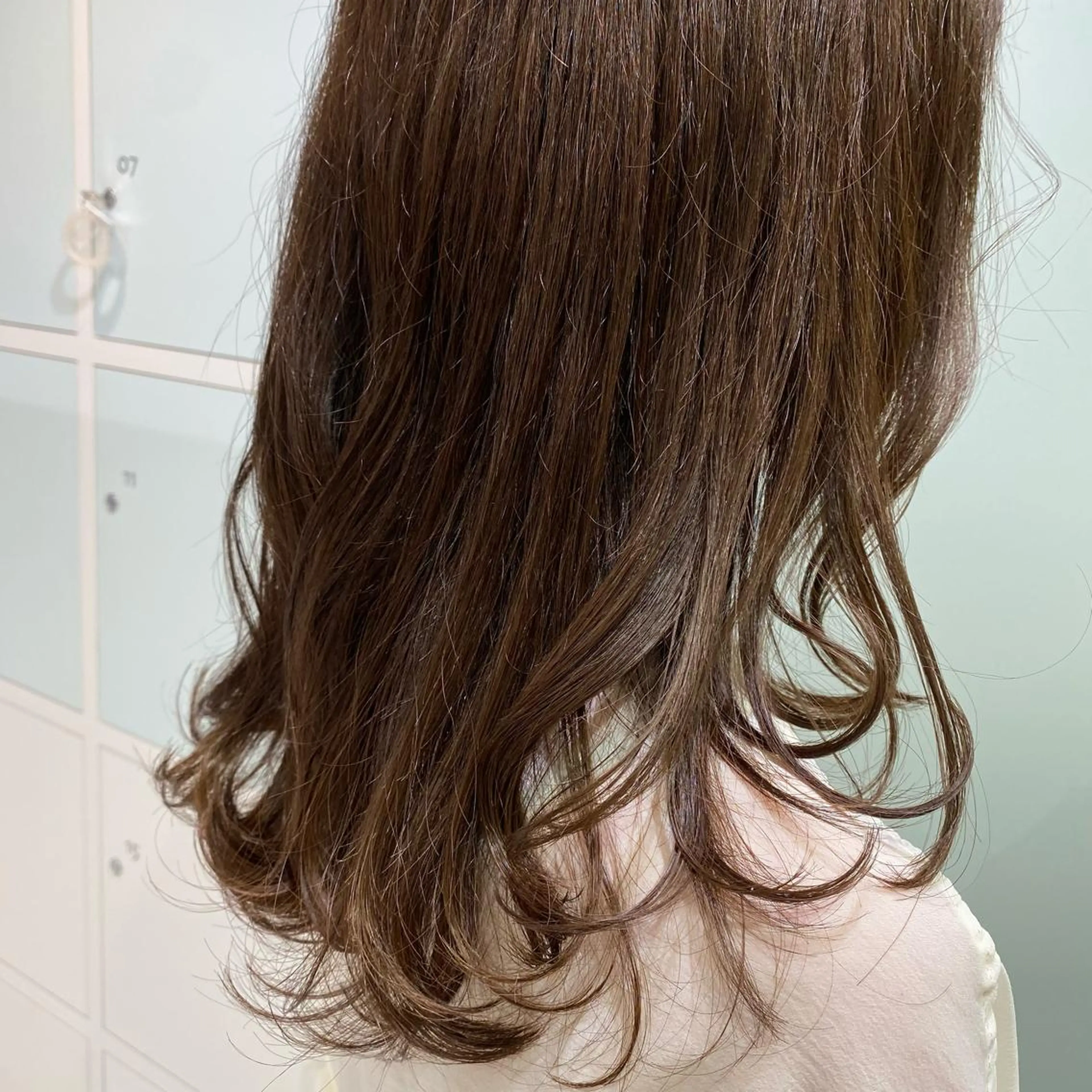 ミディアム 長井 麻帆のヘアスタイル