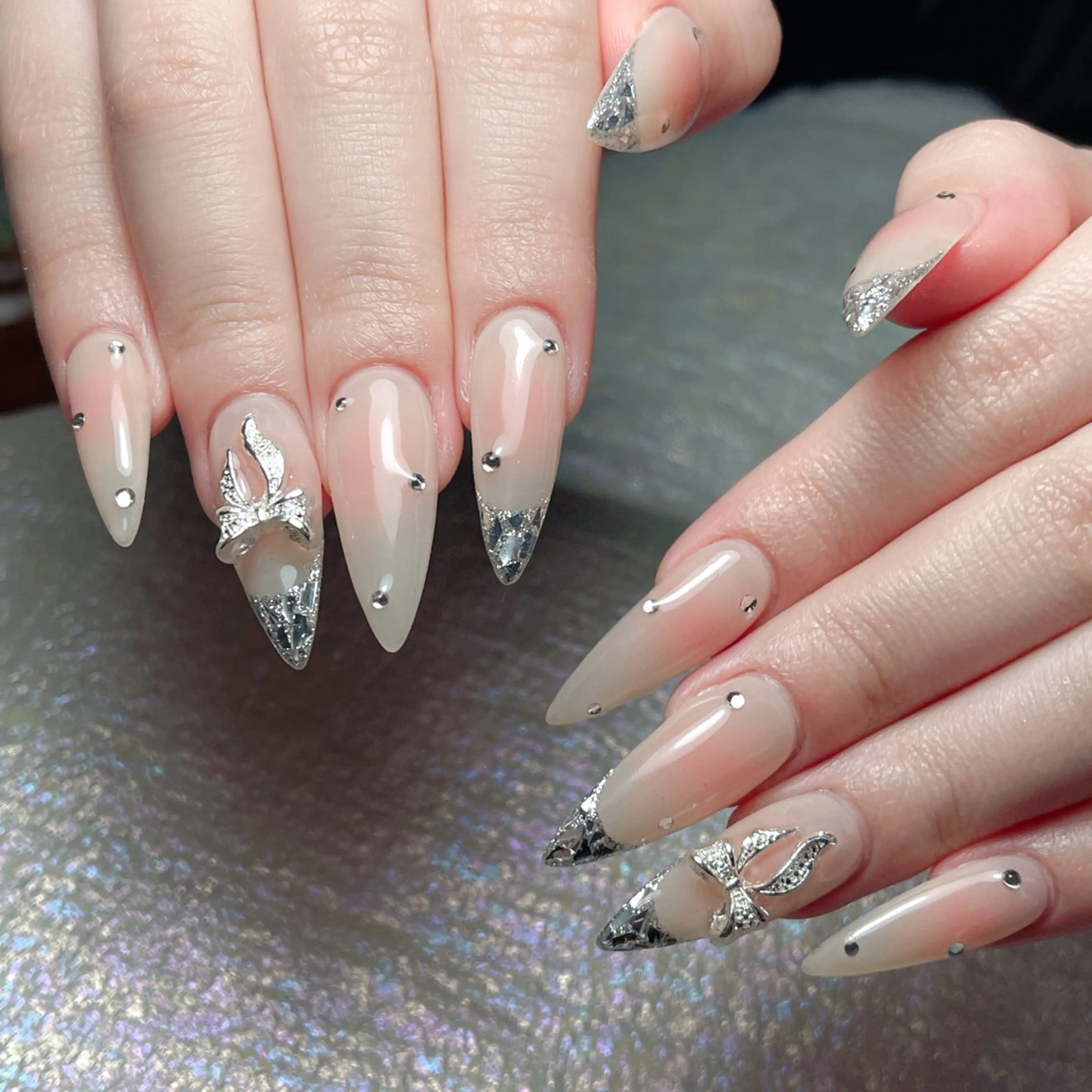 ネイル ハンドネイル Queens ciciのネイルデザイン