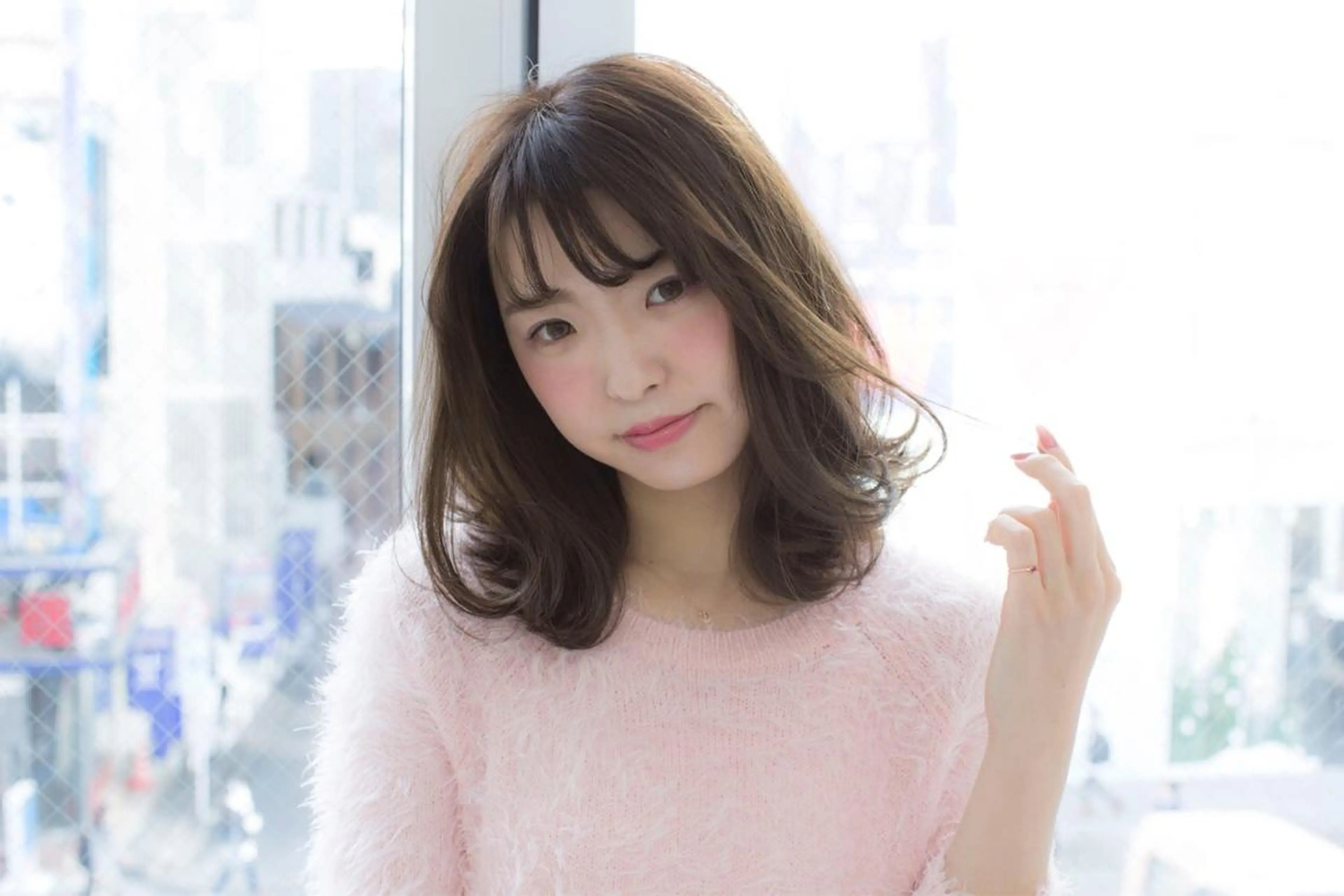 ミディアム セミロング カラー イルミナカラー シースルーバング トップスタイリスト 小澤純一のヘアスタイル