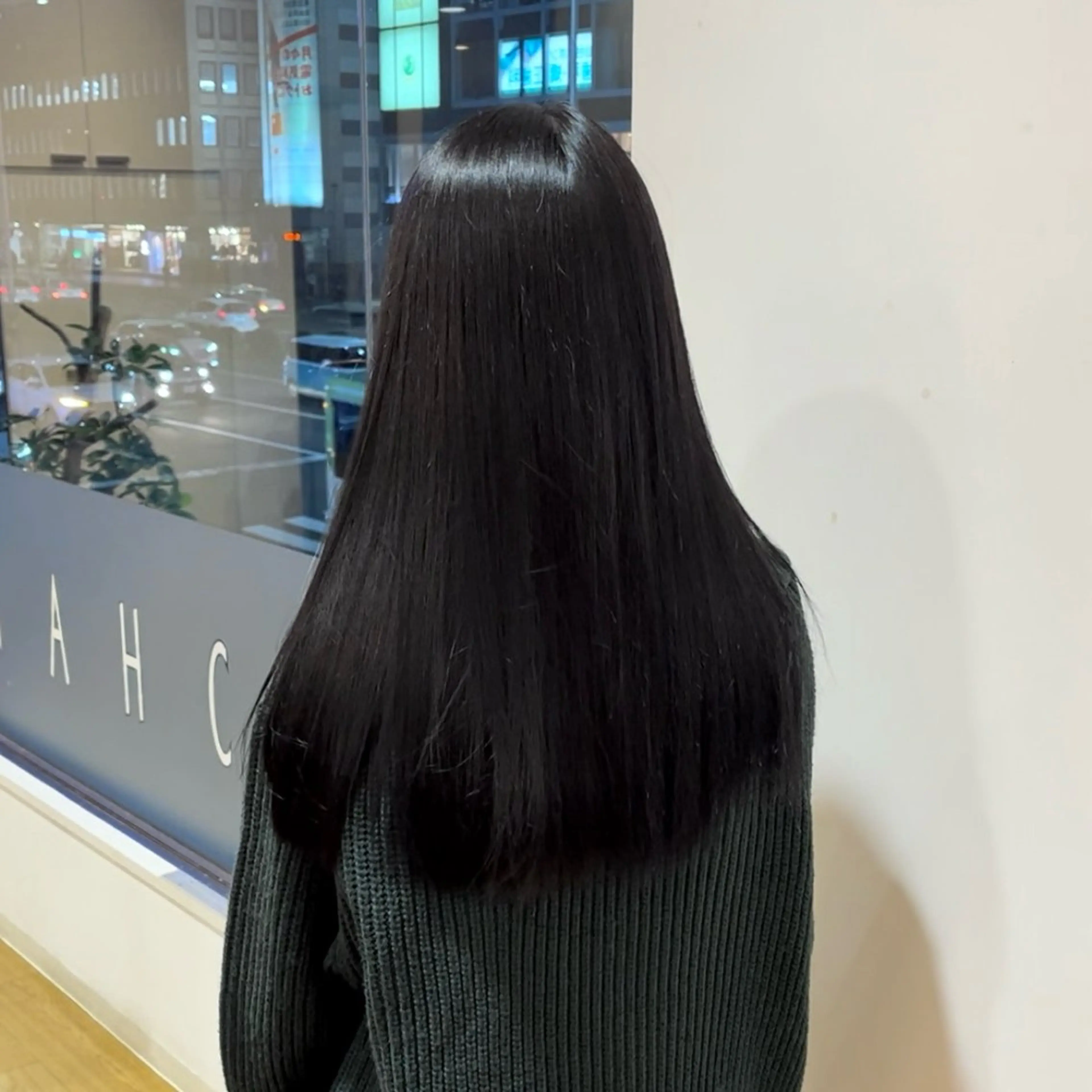 カラー Hz/ヘルツ SHIHOのヘアスタイル