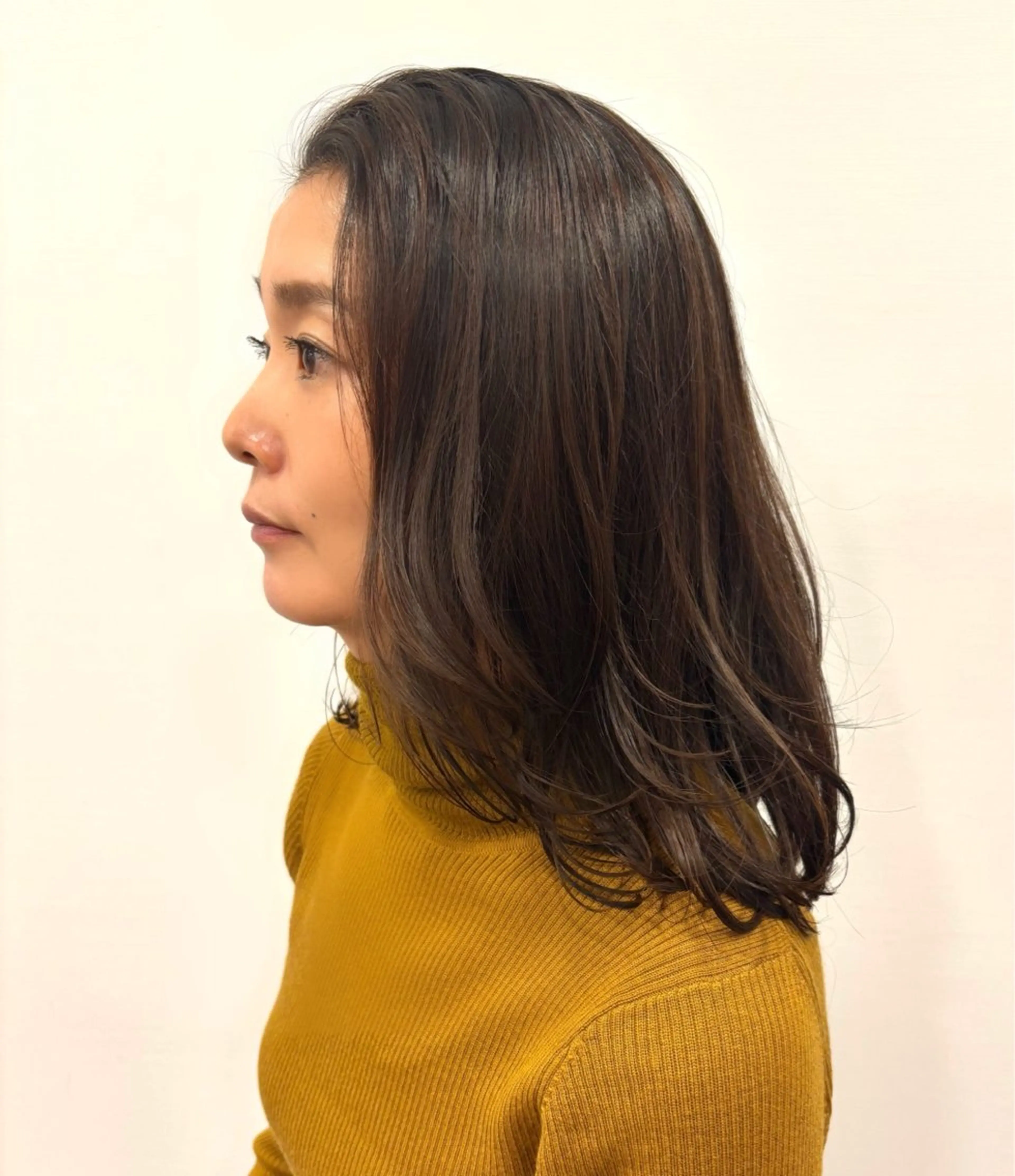 セミロング カラー イプセ所属・キタザワ アイのヘアスタイル
