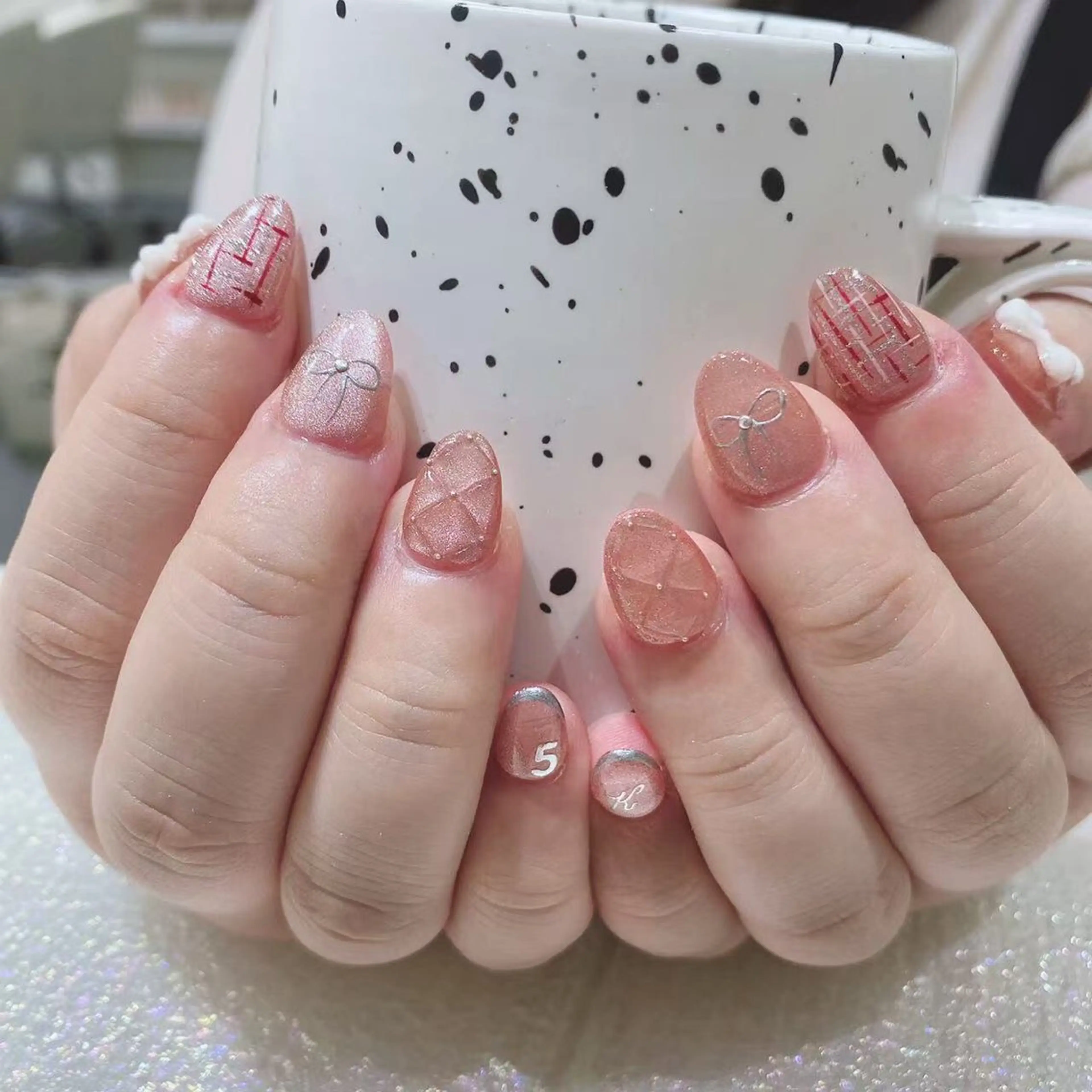 ネイル ハンドネイル Queens テイのネイルデザイン