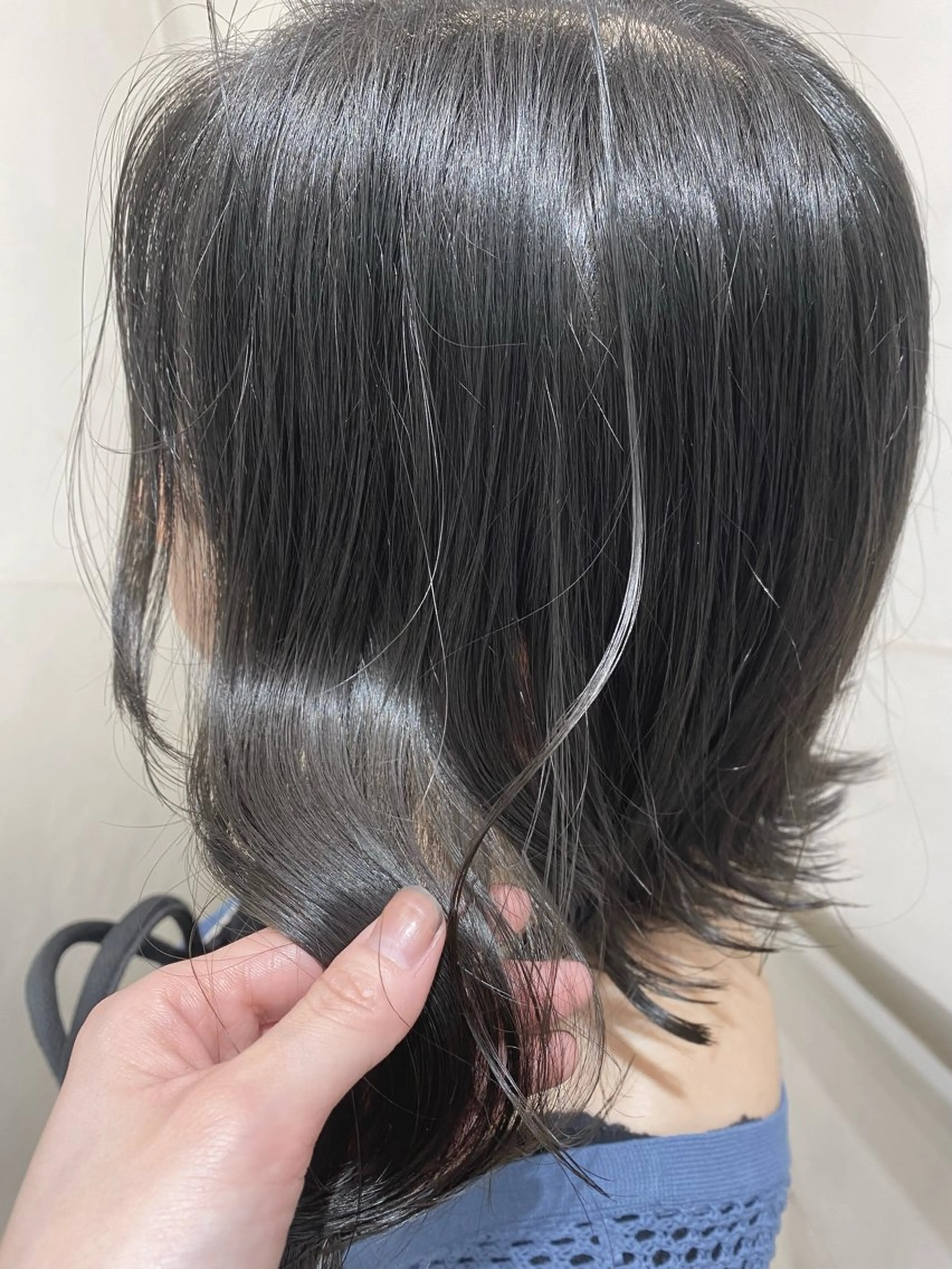 カラー アッシュ 透明感カラー ✨くびれスタイル✨️ 戸嶋穂乃香のヘアスタイル