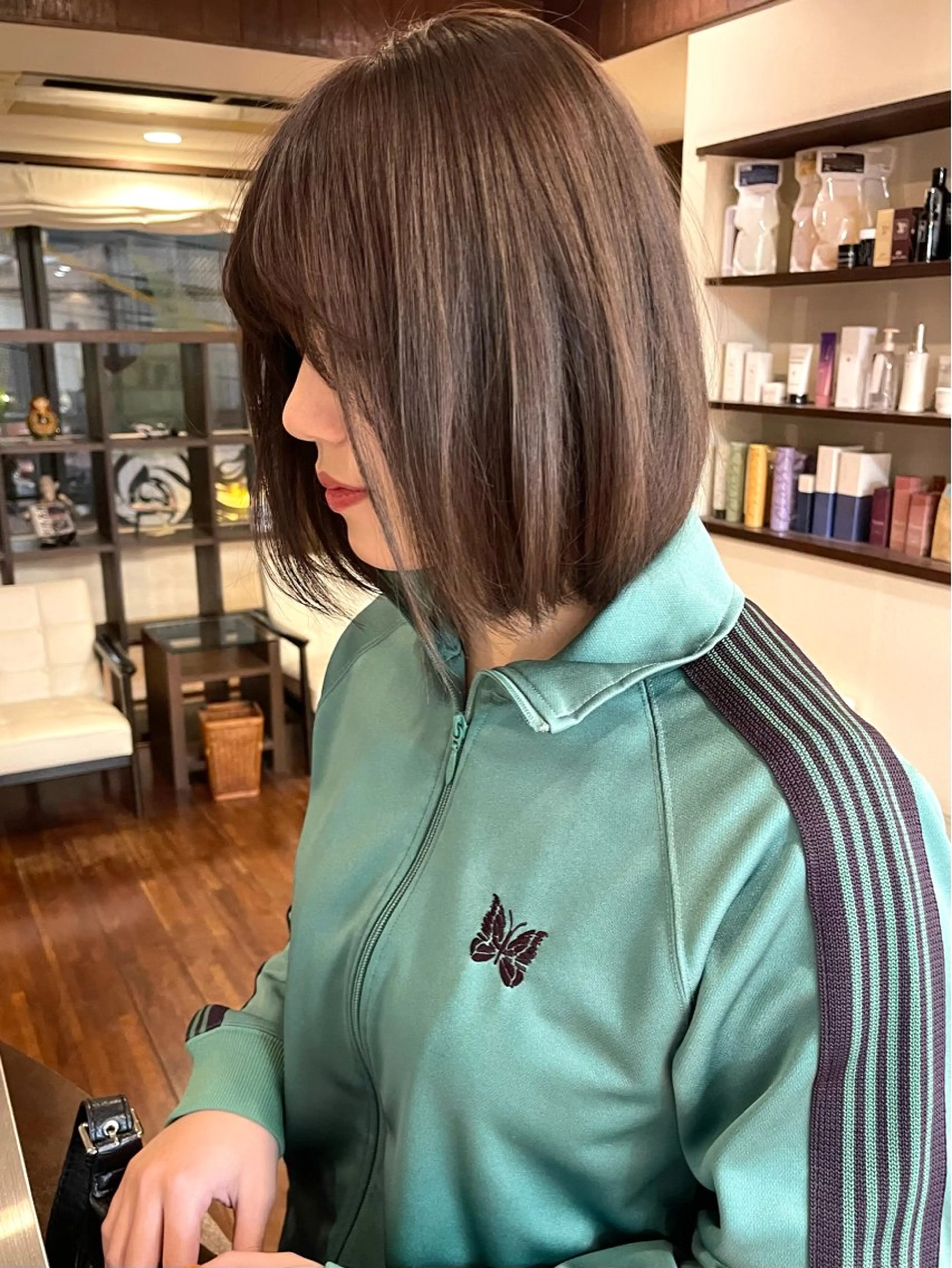 ショート カラー ブラウンカラー ヘアカラー トリートメント 髪質改善ｶﾗｰ ｹｱﾌﾞﾘｰﾁ/ﾀﾑのヘアスタイル