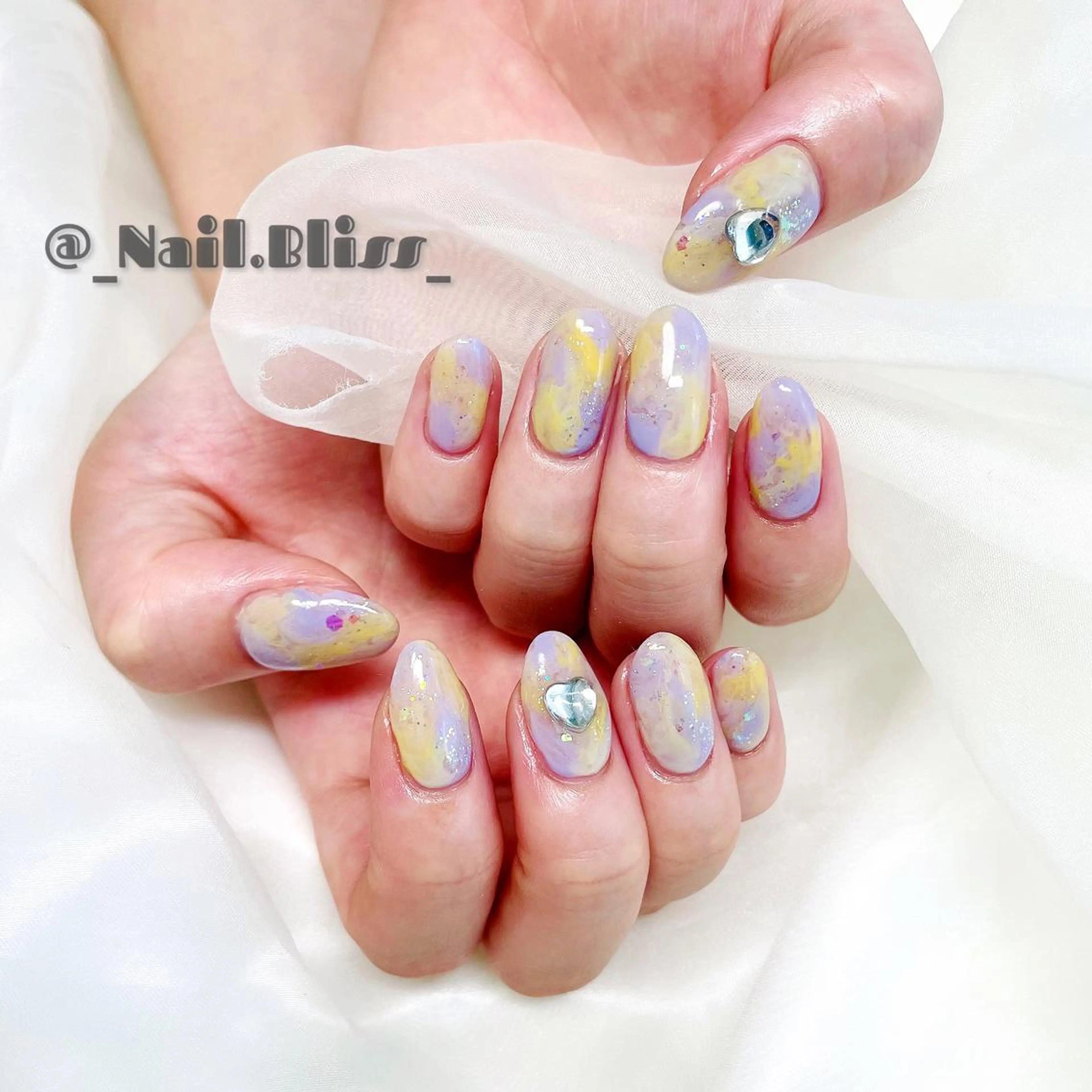 ネイル 大理石ネイル(マーブル) 黄色 ハンドネイル NAIL BLISSのネイルデザイン