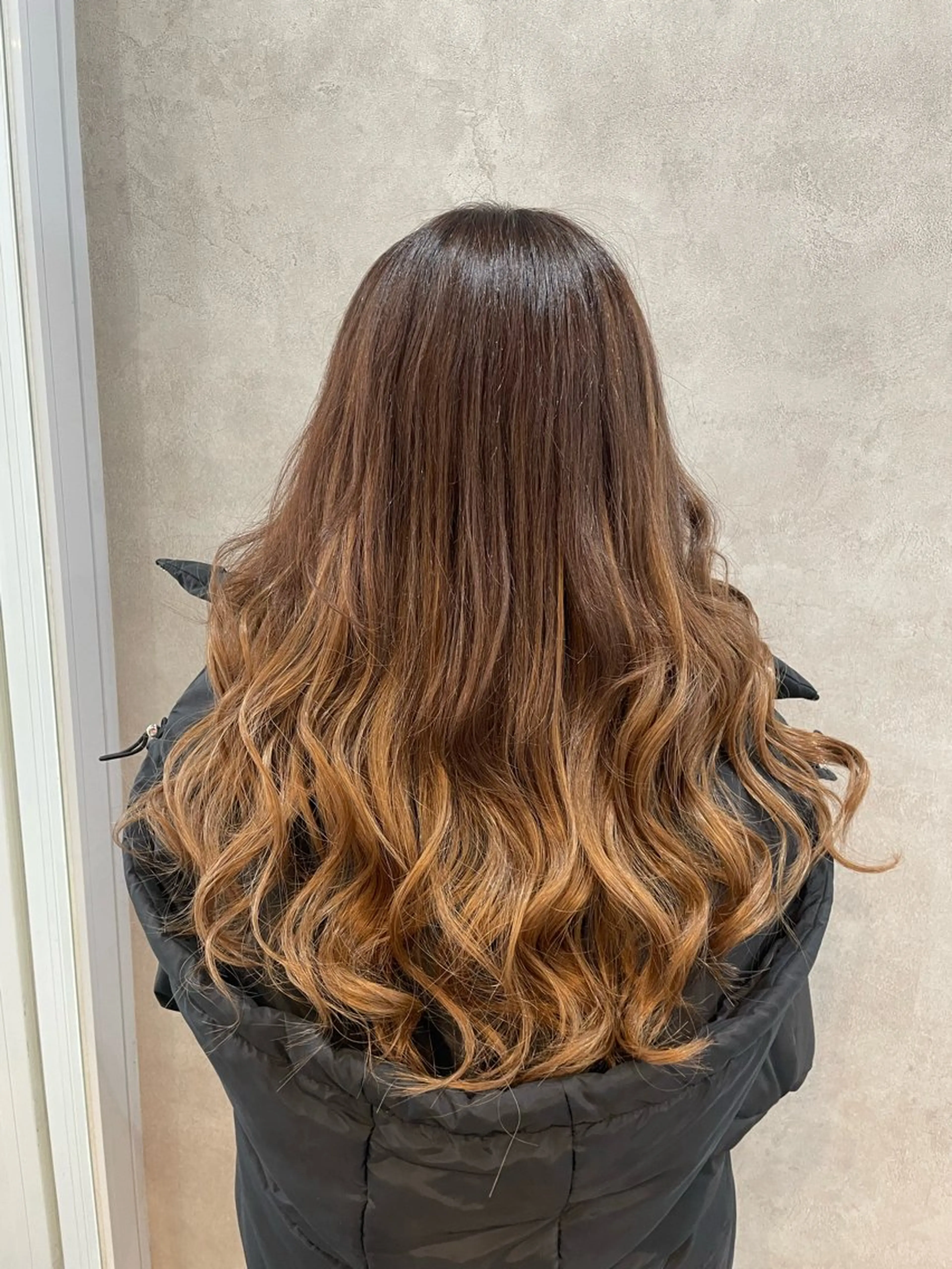 ミディアム カラー ヘアアレンジ ヘアカラー エクステ 🍑🧋ハイトーン 暖色カラーlucaのヘアスタイル