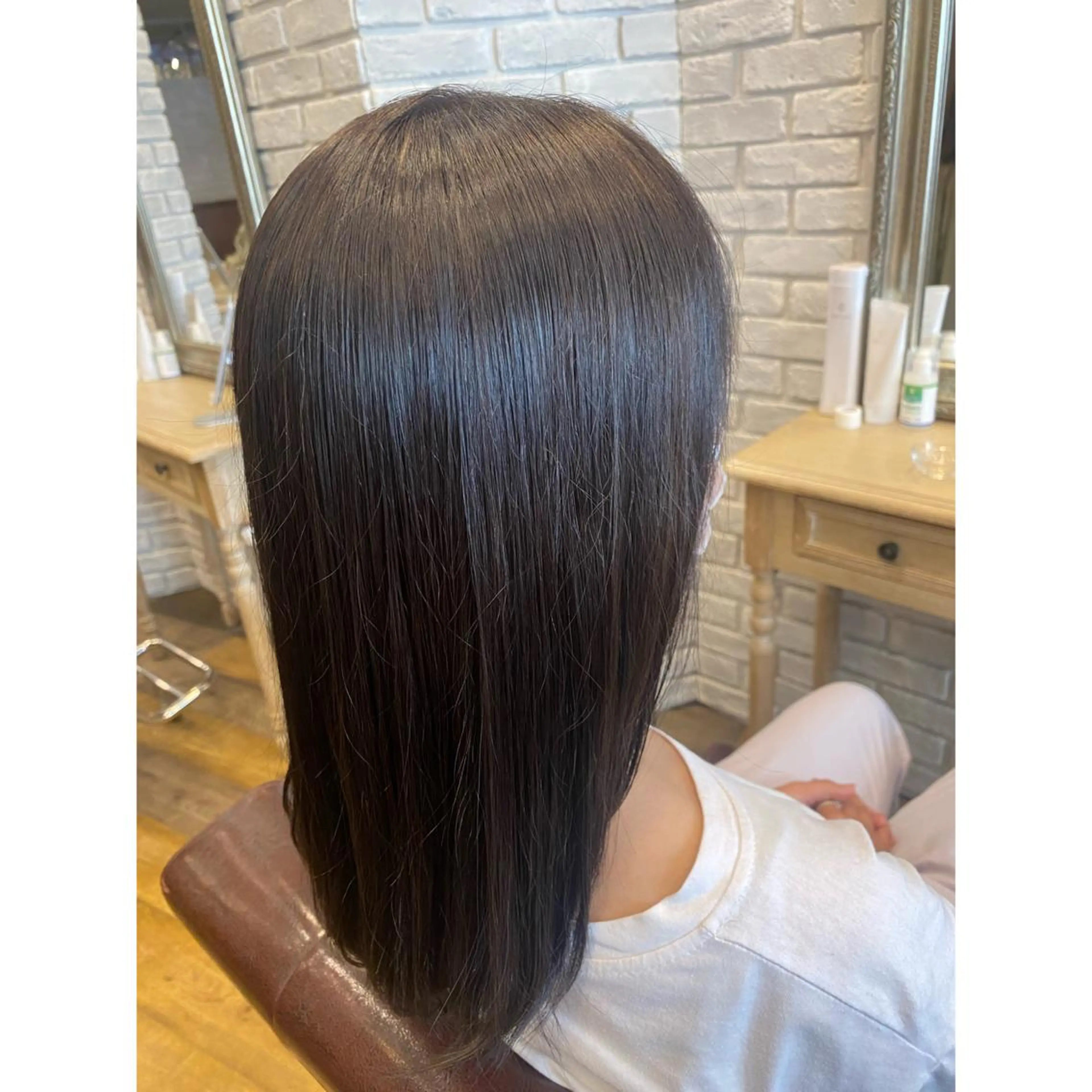 セミロング ヘアカラー ひろ美容室所属・🧸𓂃 momoka 𓋜のヘアスタイル