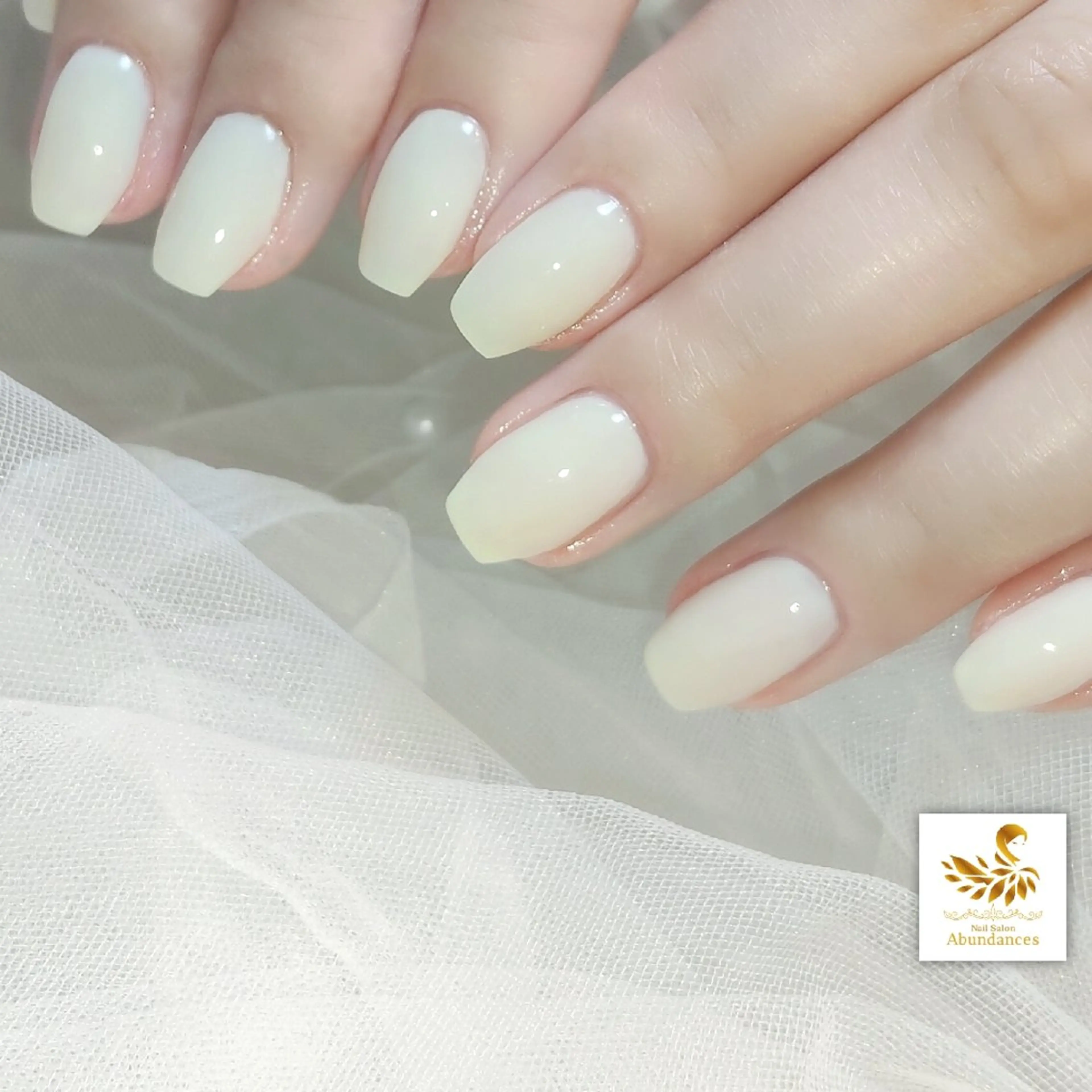 ネイル 黄色 ハンドネイル 完全予約制個室サロン Abundancesのネイルデザイン