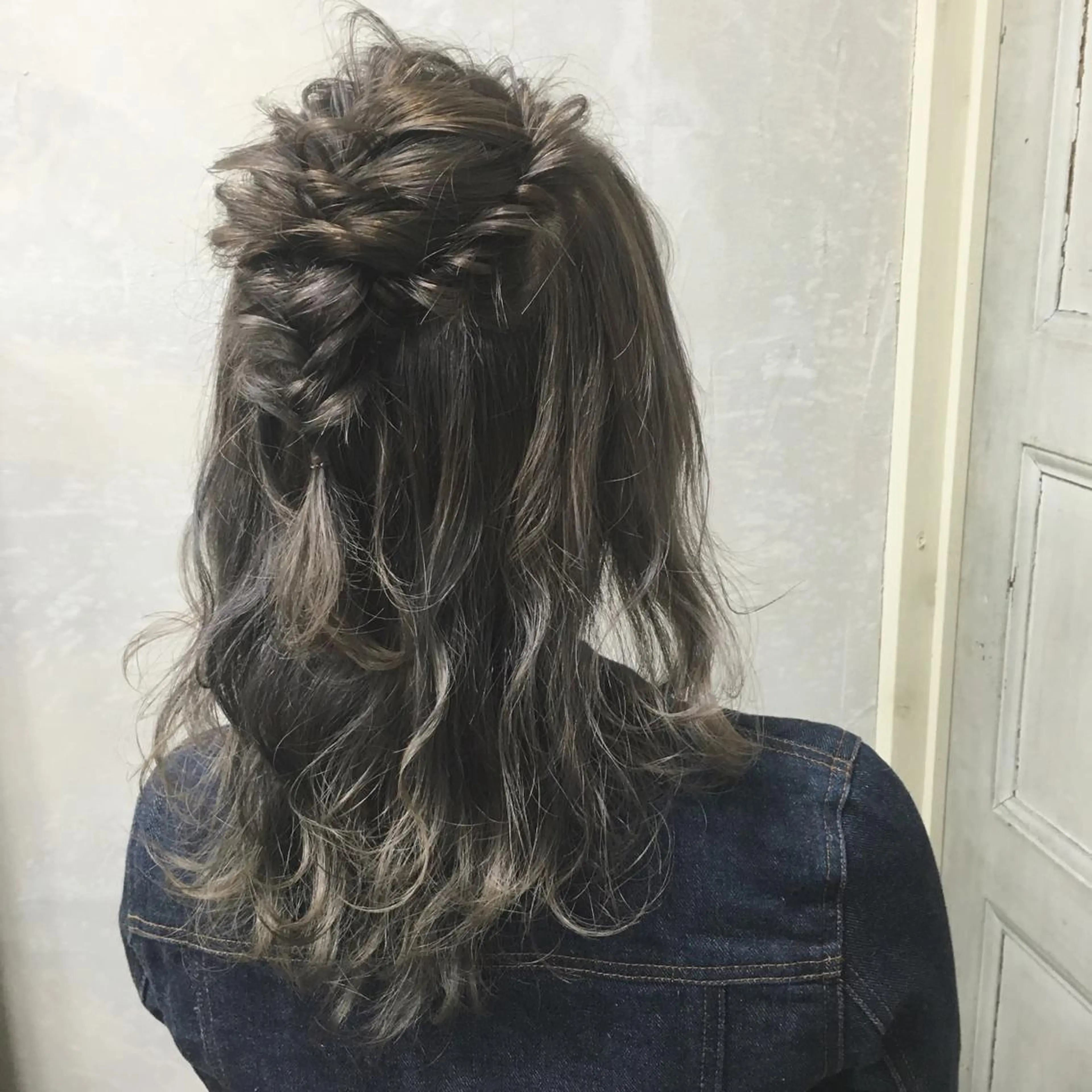 セミロング カラー パーマ ヘアアレンジ ラベンダーカラー ラベンダーグレー autre所属・大久保 ひでなりのヘアスタイル