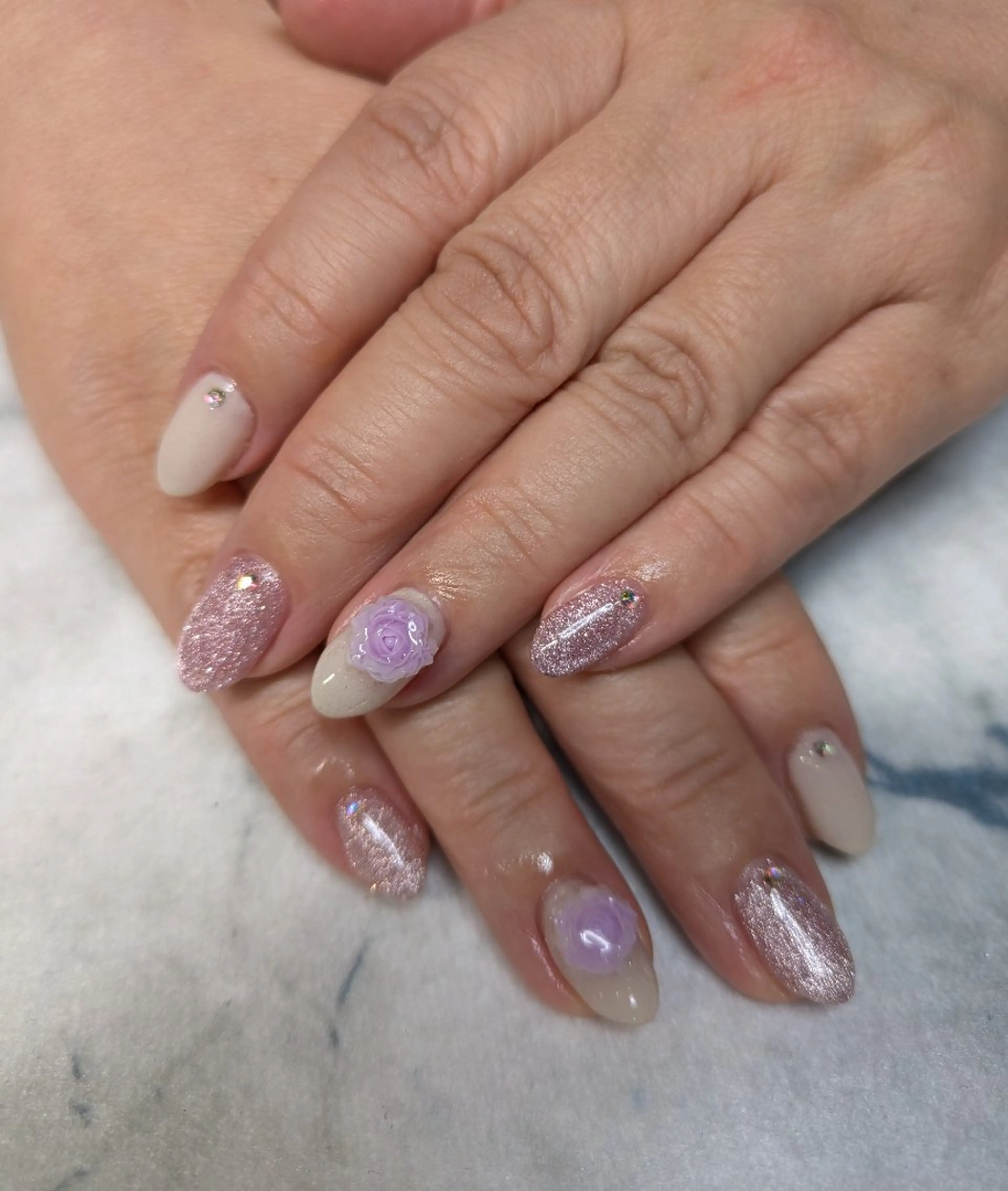 ネイル 三谷 さやかのネイルデザイン