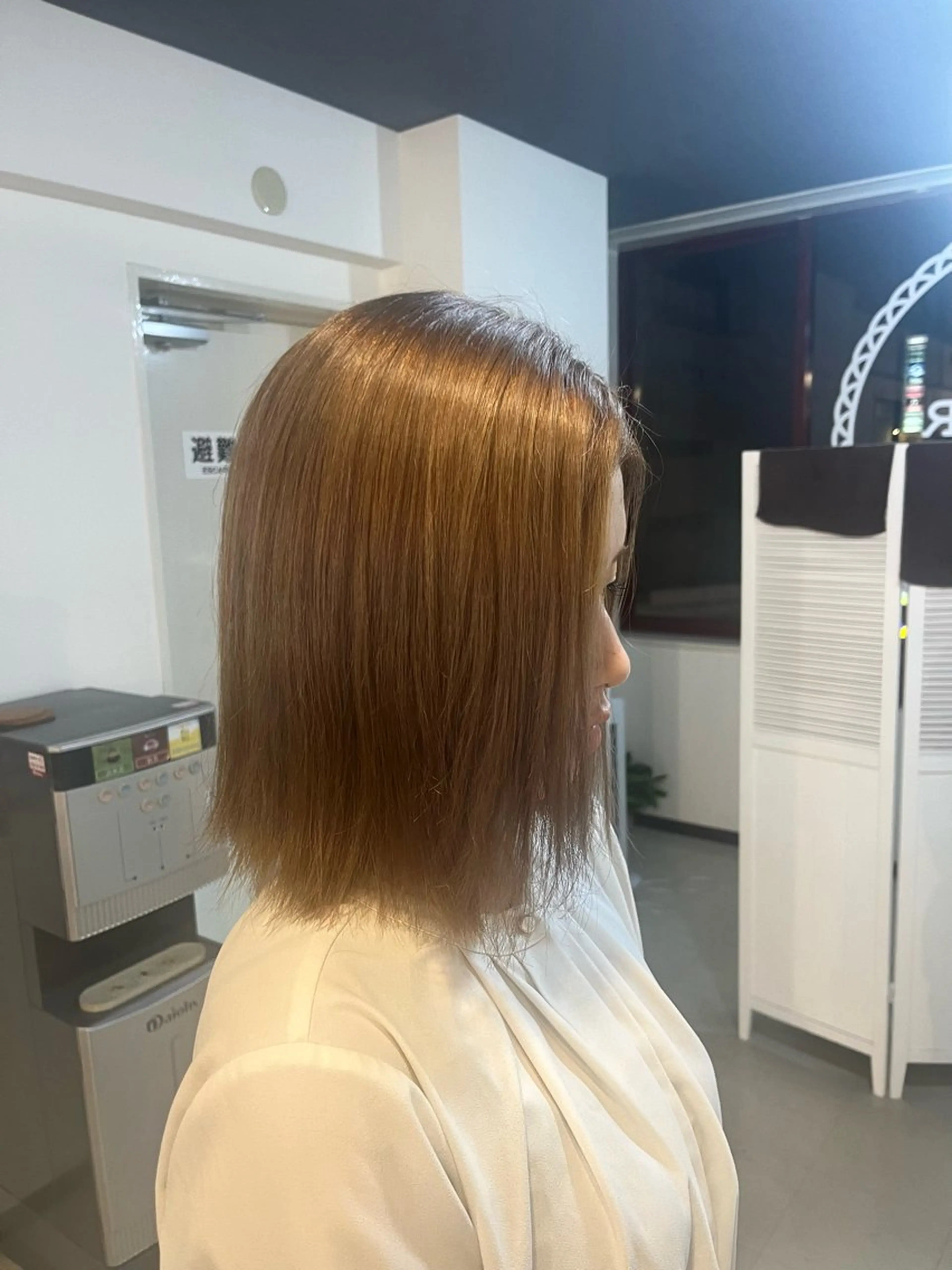 ショート カラー ベージュカラー ブリーチ ヘアカラー Sherry/R 三川町 山本なつみのヘアスタイル