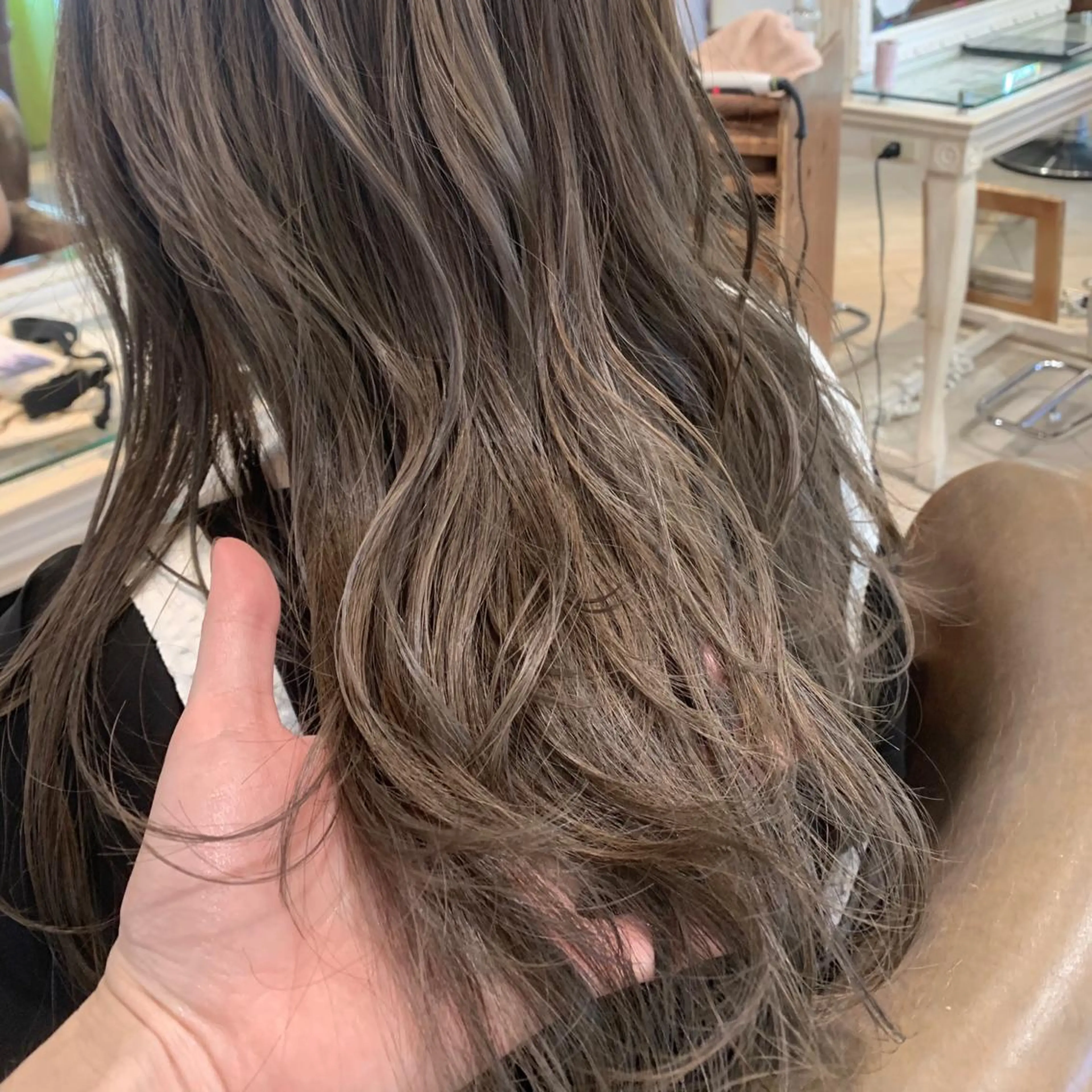 セミロング カラー パーマ ヘアアレンジ メンズパーマ特化🔥 ツイスパ/シャドウのヘアスタイル