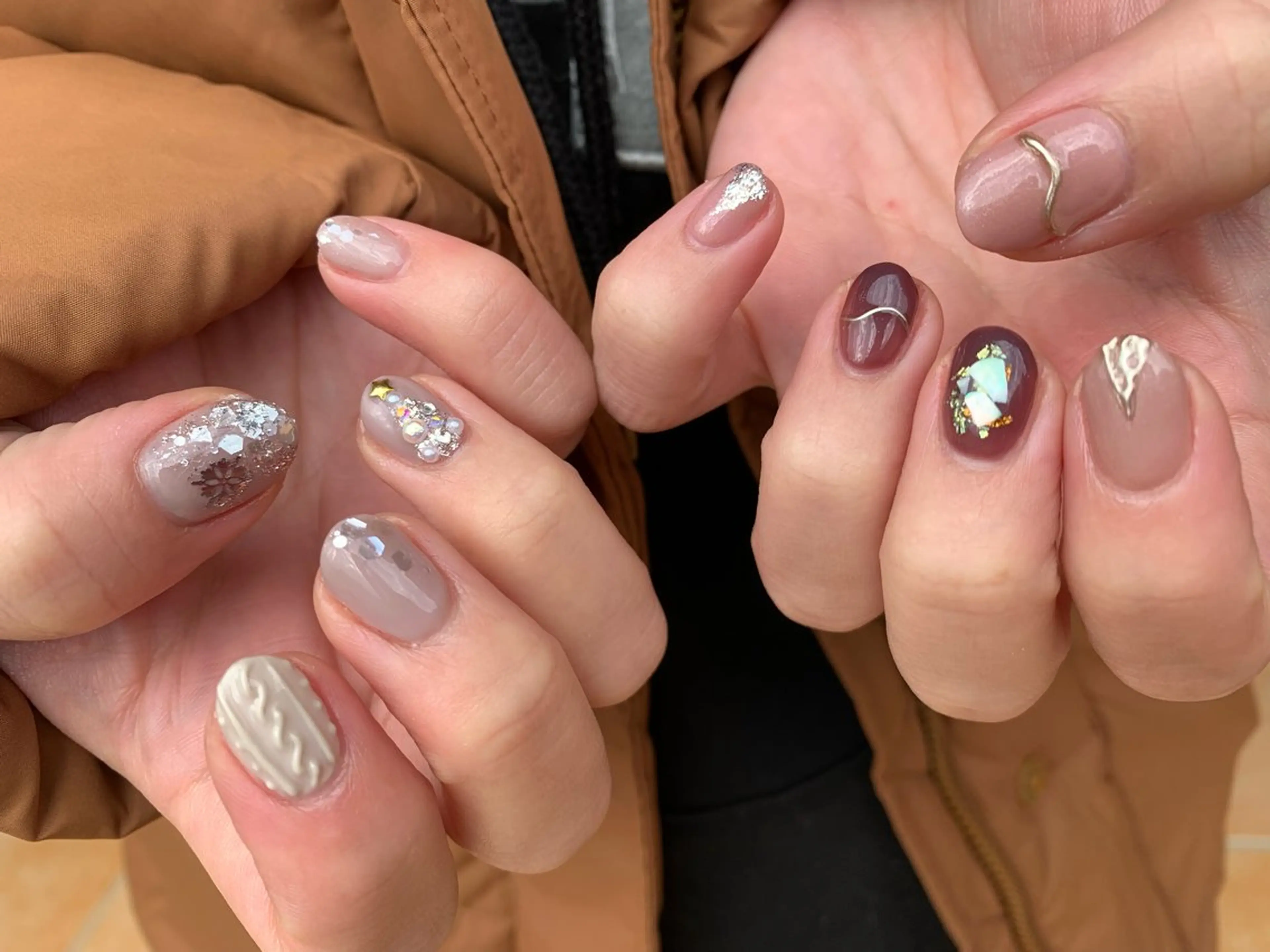 ネイル オフィスネイル ショートネイル ストーンネイル ハンドネイル 鮎川 沙希のネイルデザイン