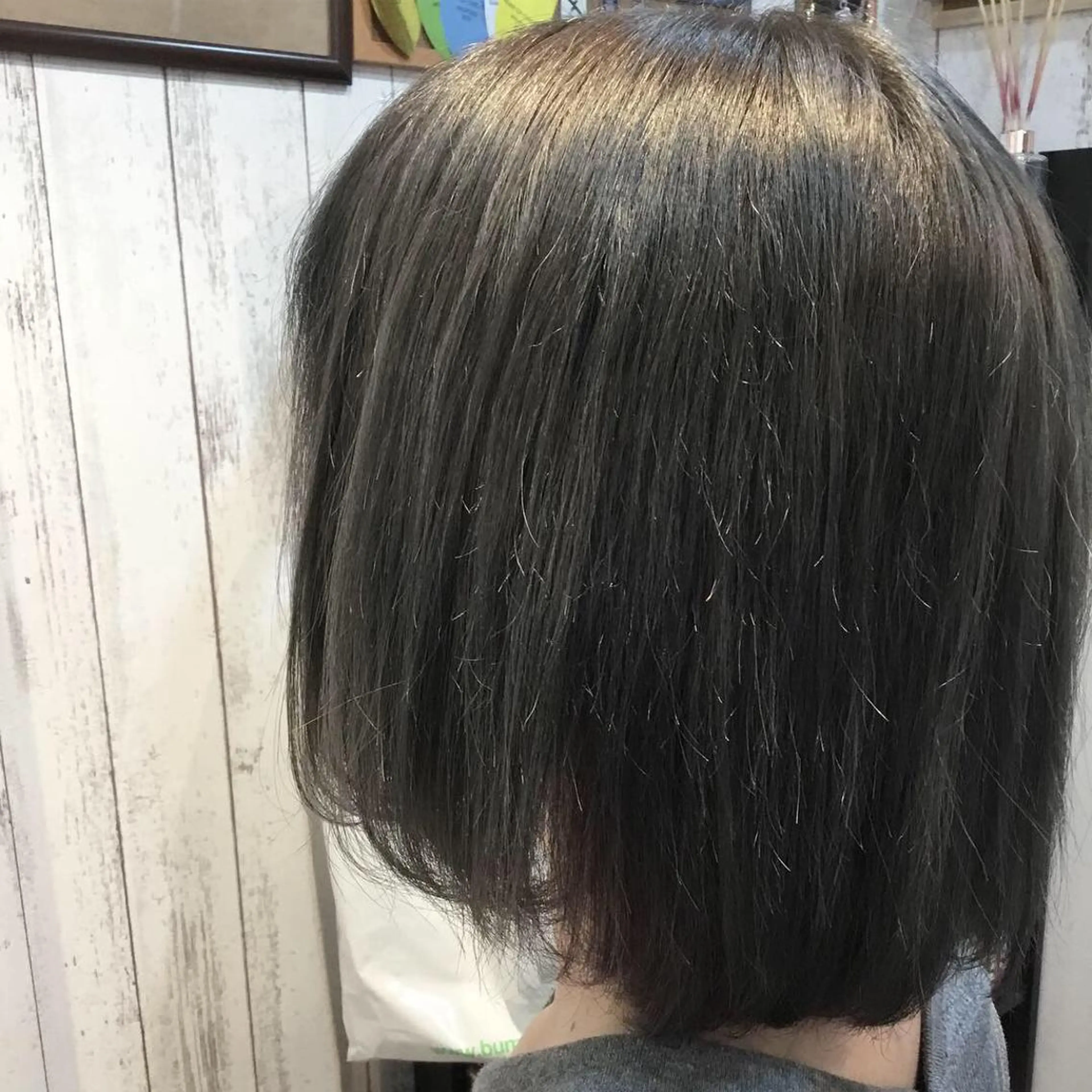 ショート カラー embrace エンブレイスのヘアスタイル