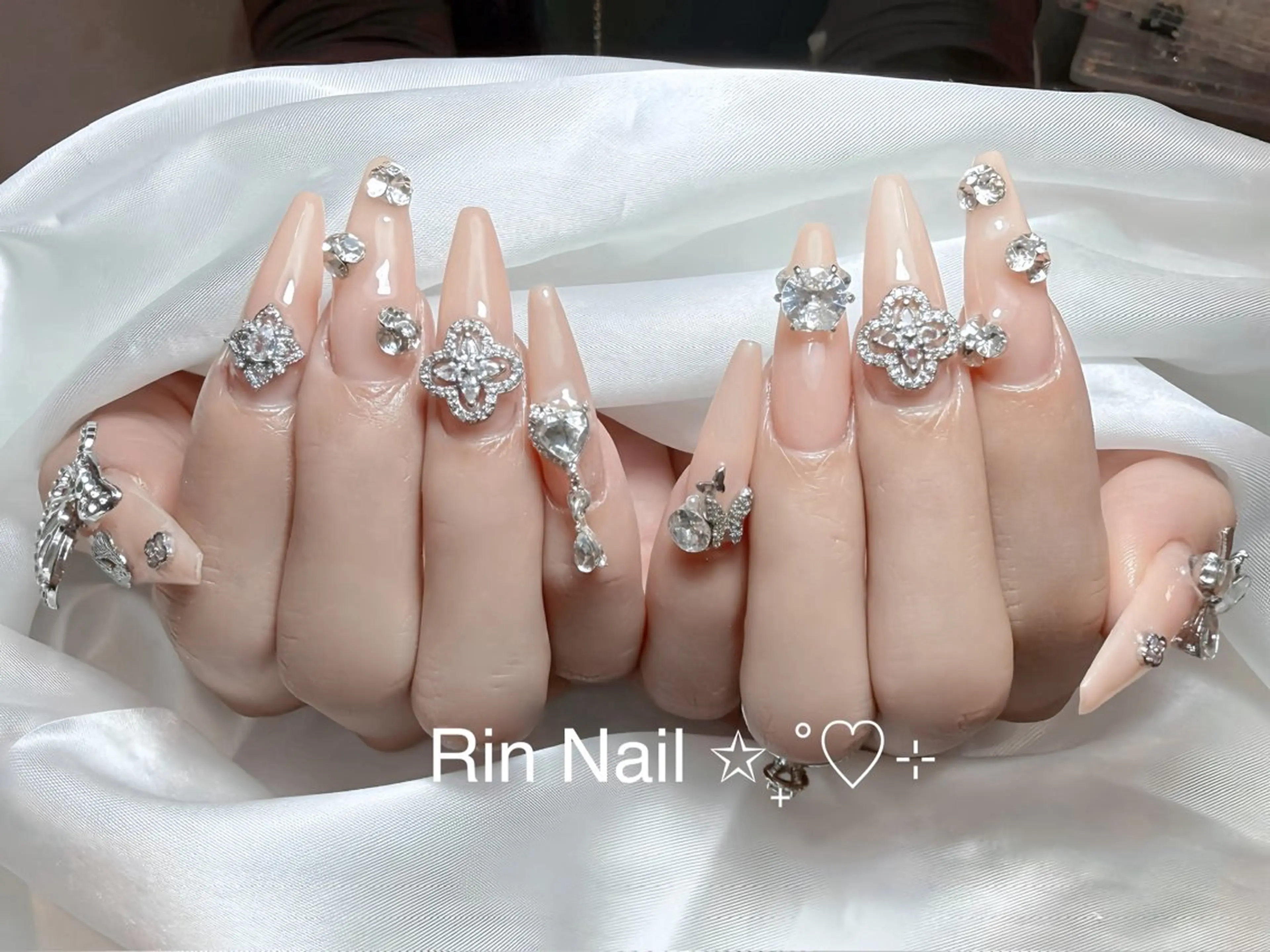 ネイル チークネイル フラッシュネイル フラワーネイル フットネイル ジェルネイル ハンドネイル Rin Nail Shinokuboのネイルデザイン