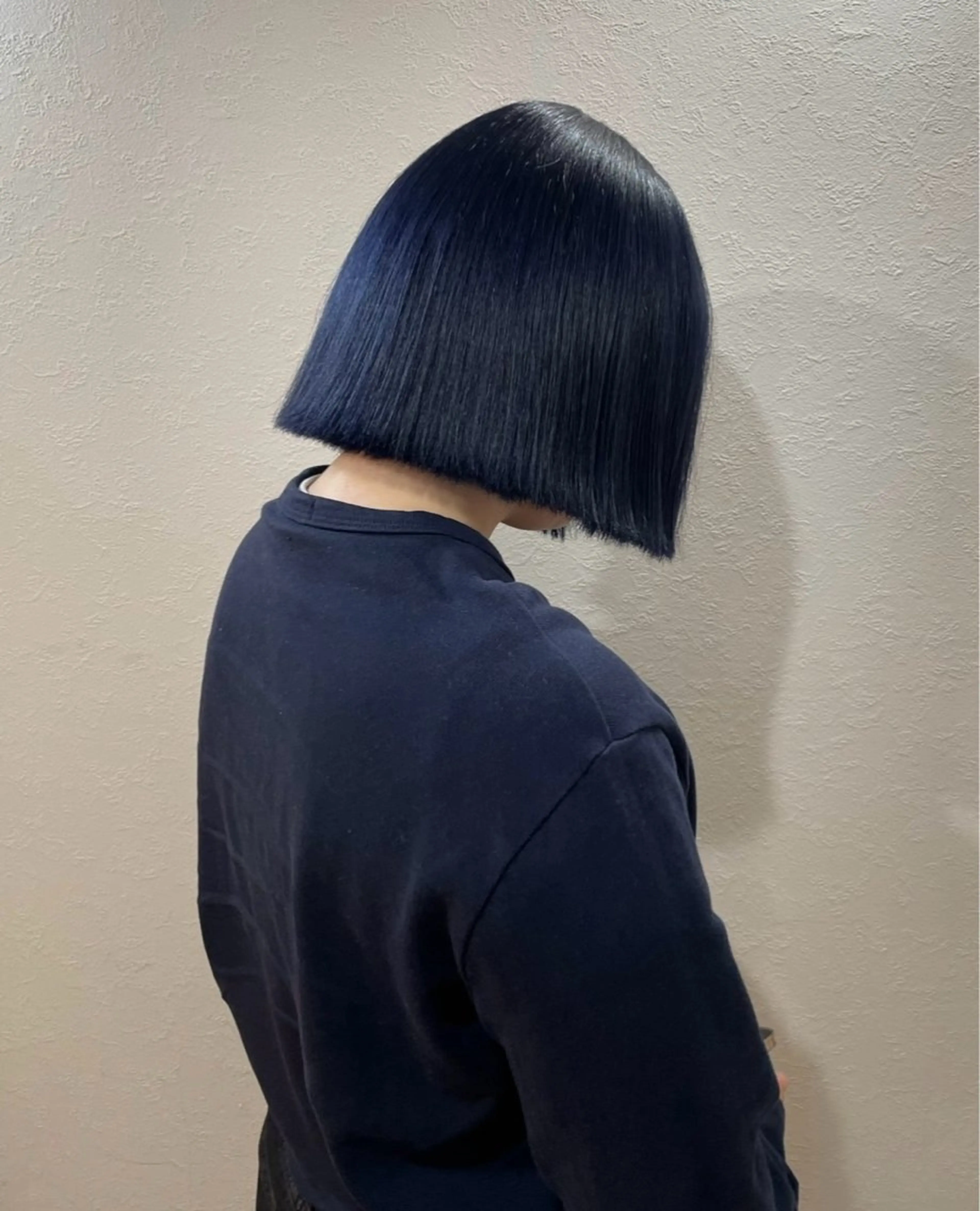 ショート カラー ネイビーカラー ボブ 林　蓮／レイヤー /透明感カラーのヘアスタイル