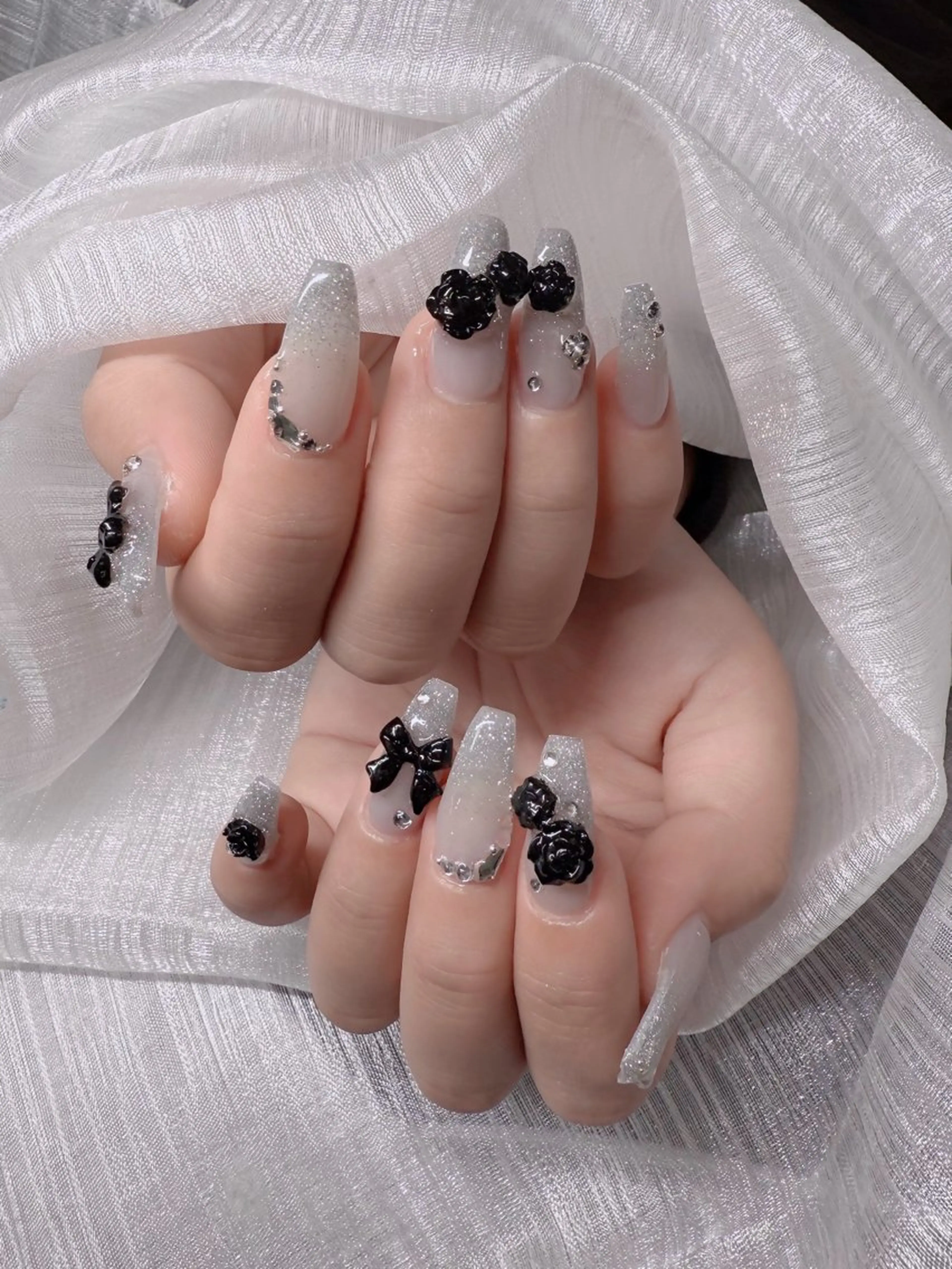 ネイル フレンチネイル ジェルネイル キラキラネイル 韓国ネイル マグネットネイル Julli NailStudioのネイルデザイン