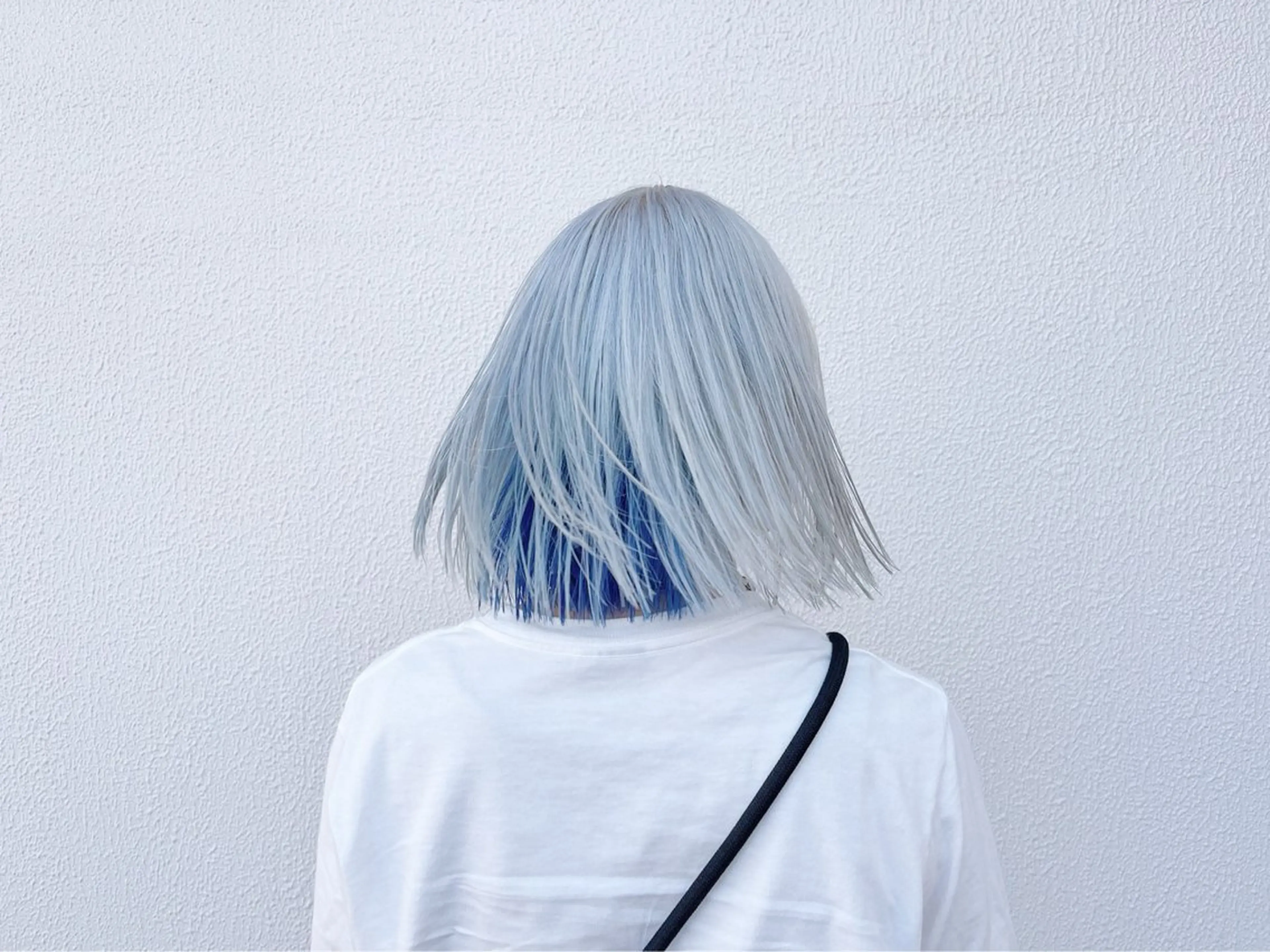 ショート カラー ブルーカラー カット ヘアカラー レイヤーブリーチ特化 ホワイト専門/岸のヘアスタイル