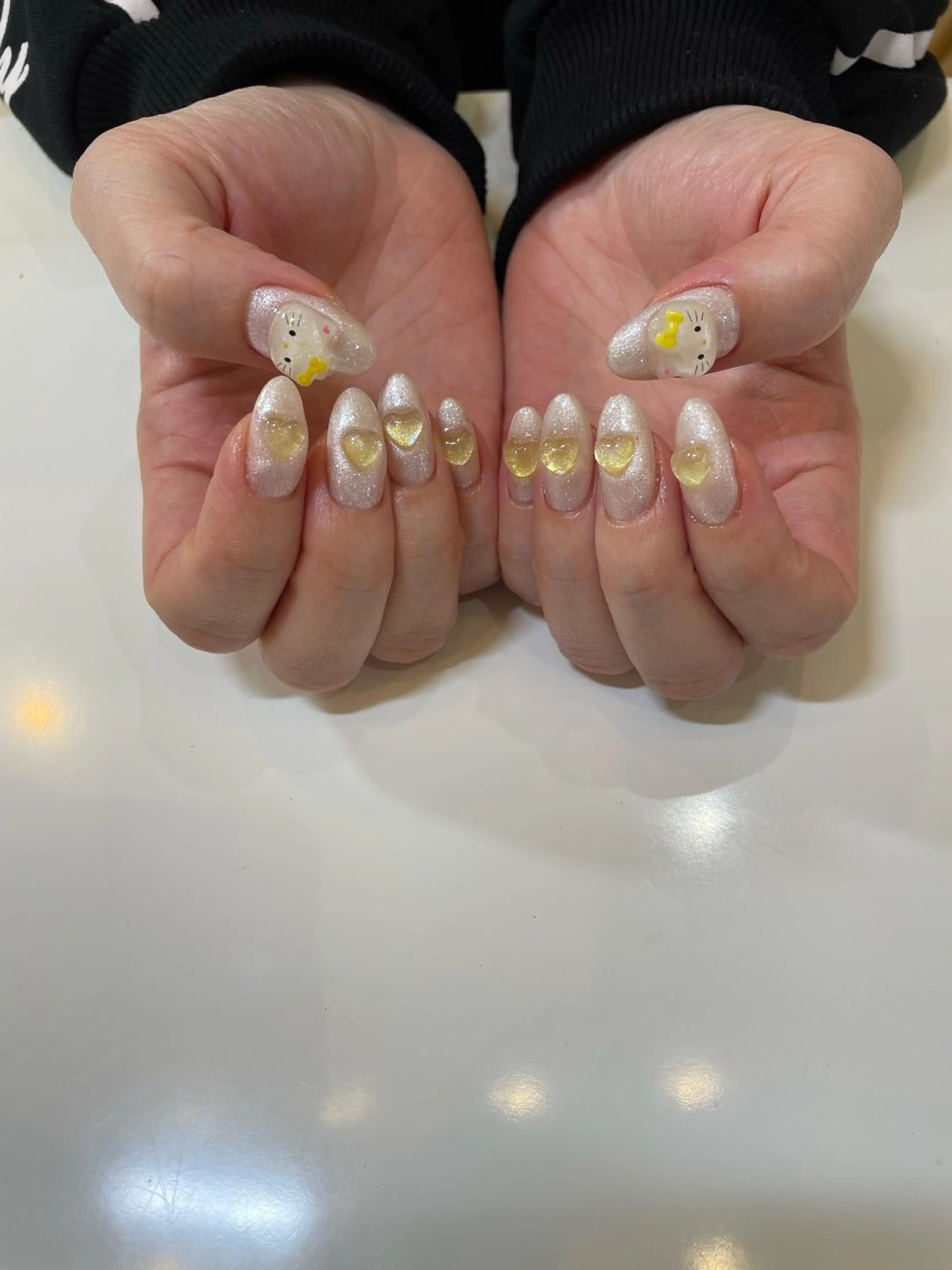 ネイル ホワイト Nail Salon Gummi.のネイルデザイン