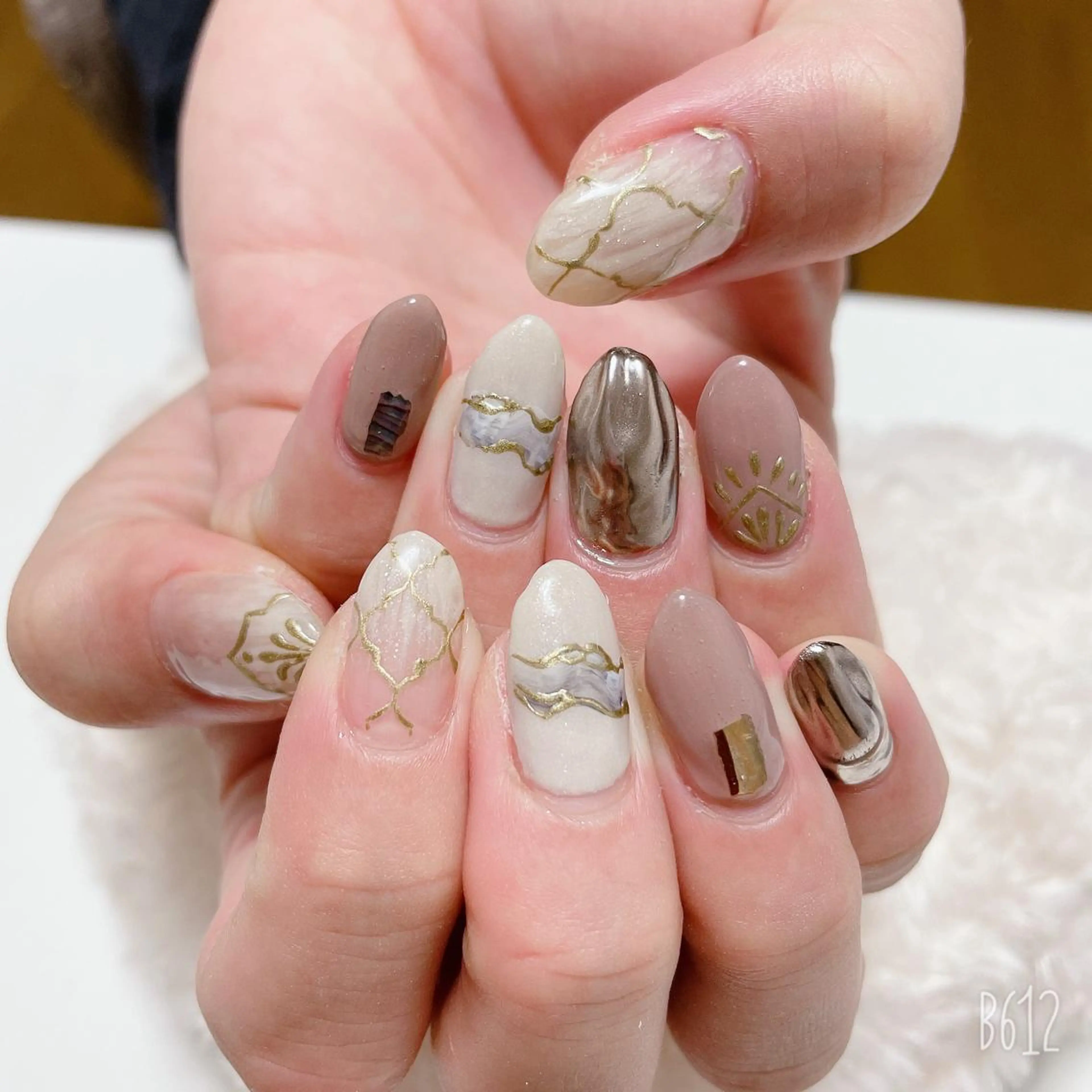 ネイル The Best Beauty受付担当のヘアスタイル