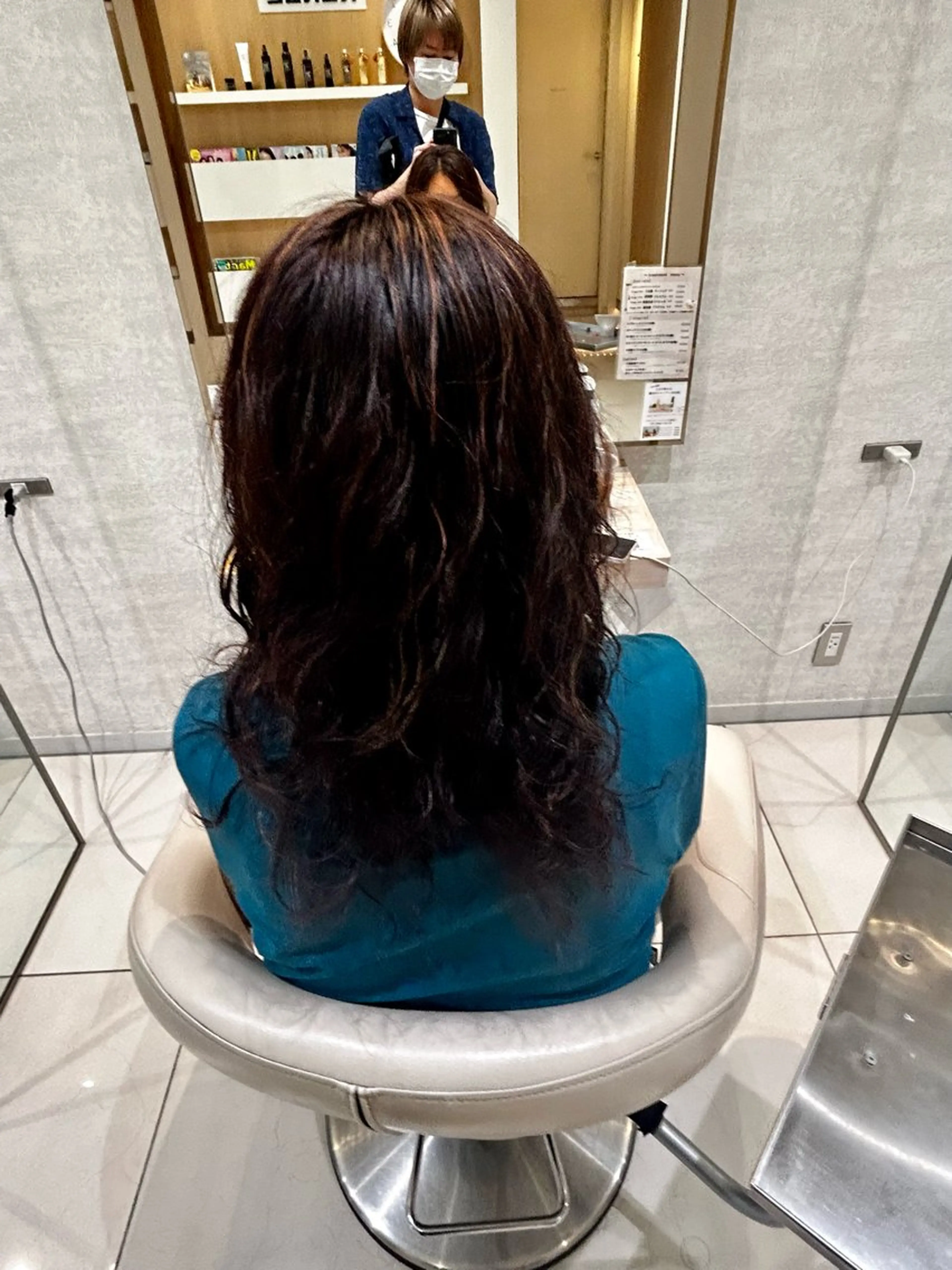 ロング カラー パーマ カット パーマ トリートメント 🦉西野 🦊真裕のヘアスタイル