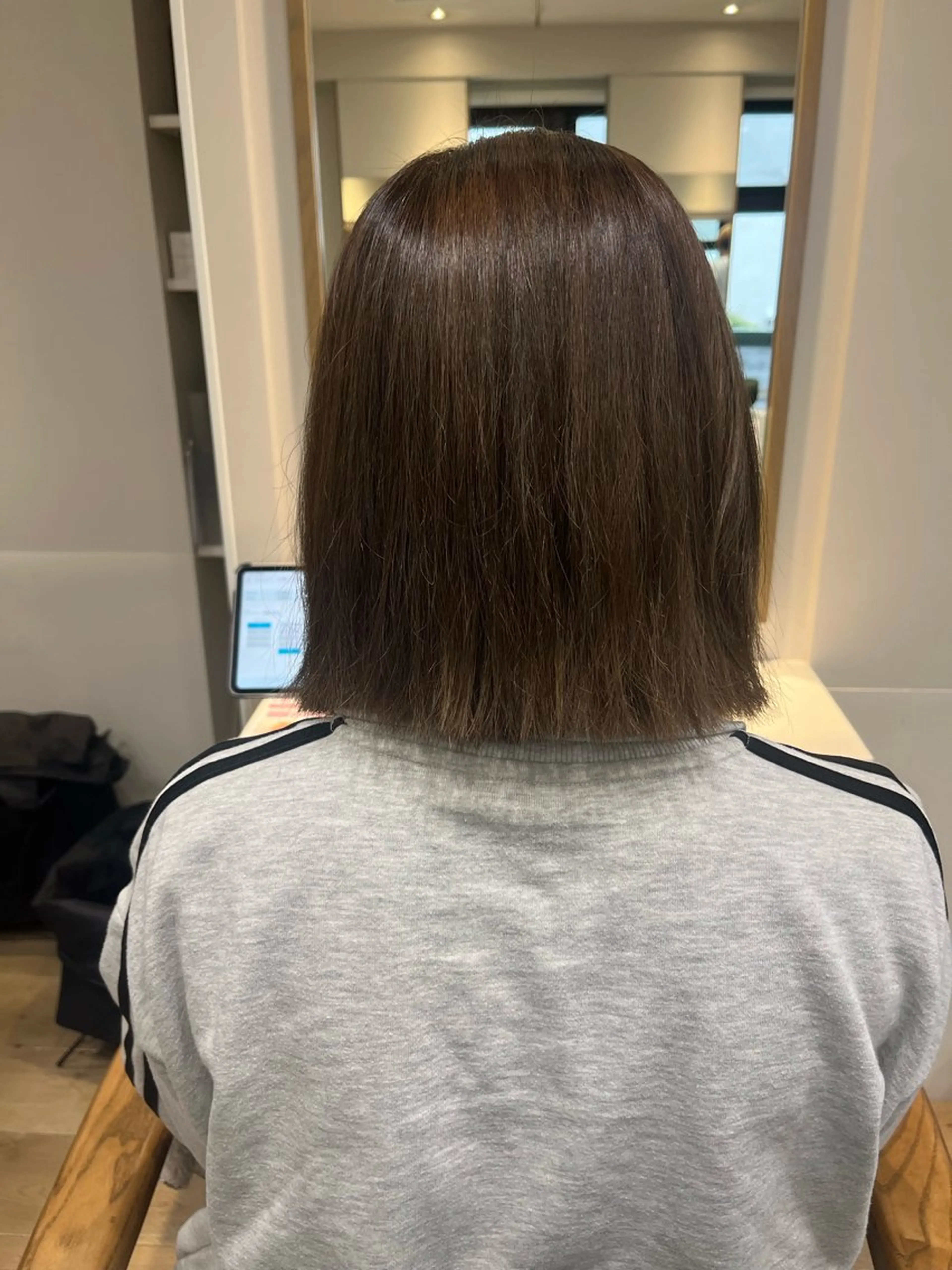 ミディアム 小鴨 美佳のヘアスタイル