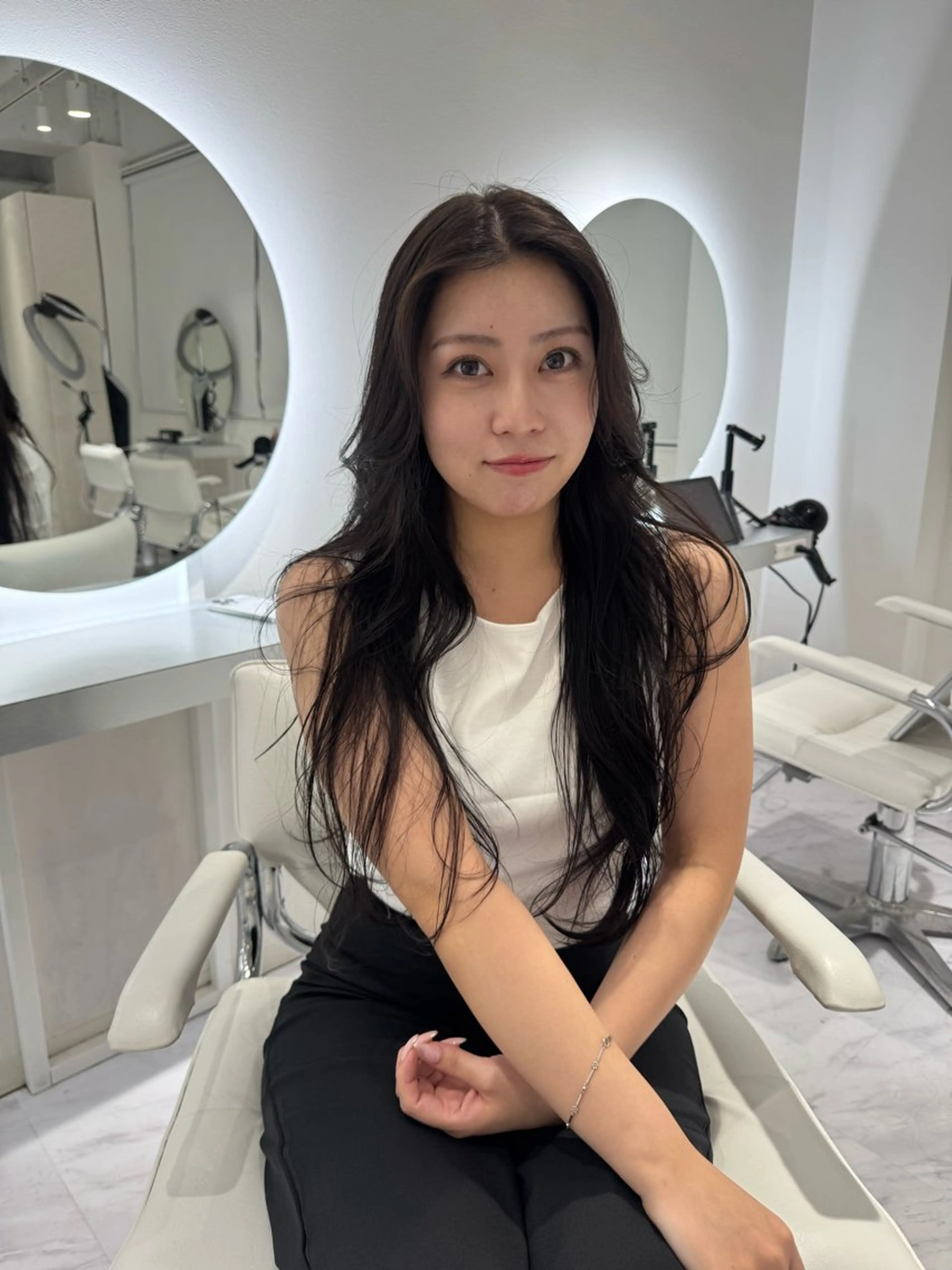 ロング カラー ブリーチ ラベンダーカラー ラベンダーグレー ブリーチなしカラー ロング ヘアカラー rina/無料 レイヤーカット/上野のヘアスタイル