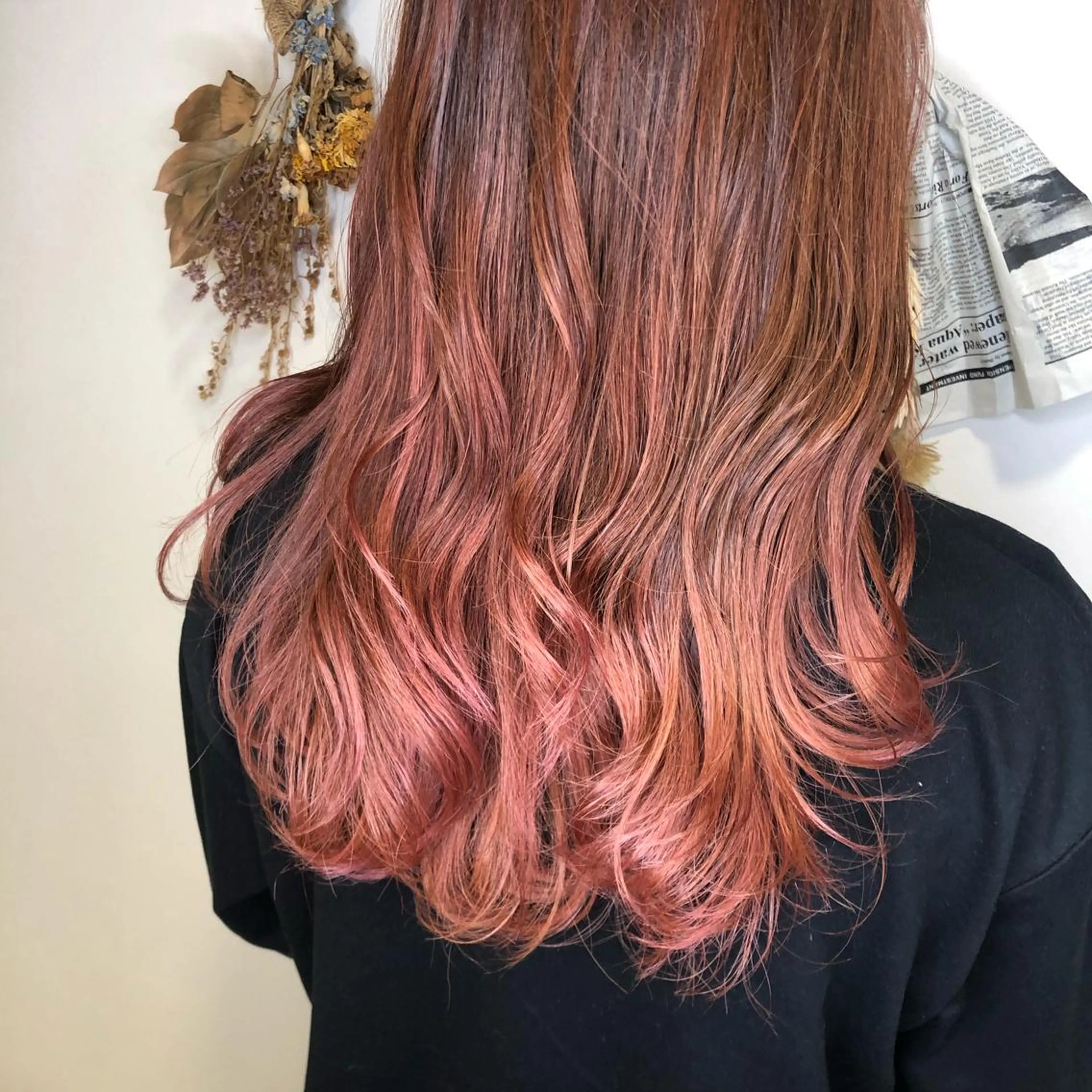 ロング カラー ピンクカラー ヘアカラー トリートメント 松佐 ゆかりのヘアスタイル