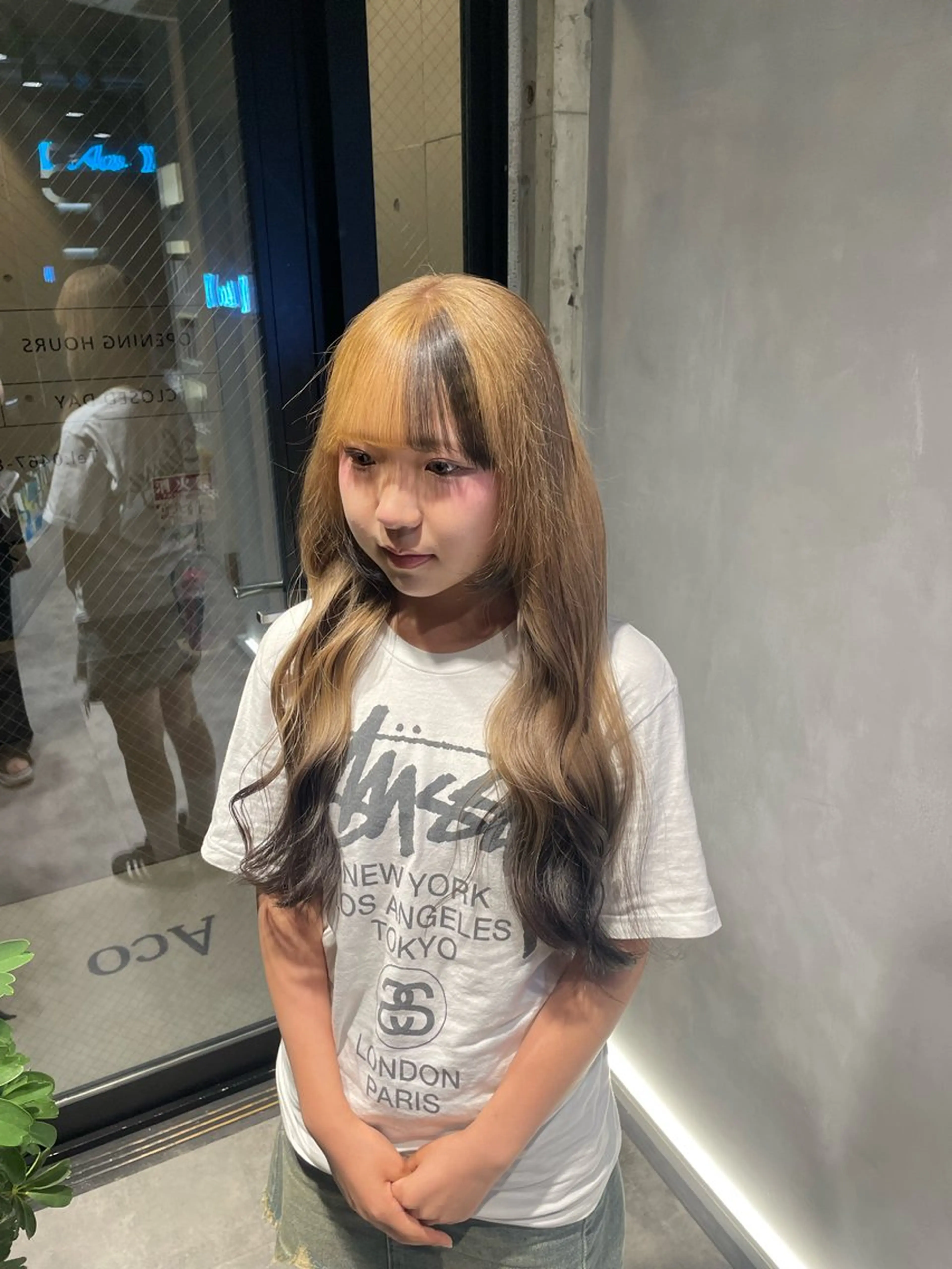 ロング カラー ブリーチ 暖色/ハイトーン/ カラー/HBLのヘアスタイル