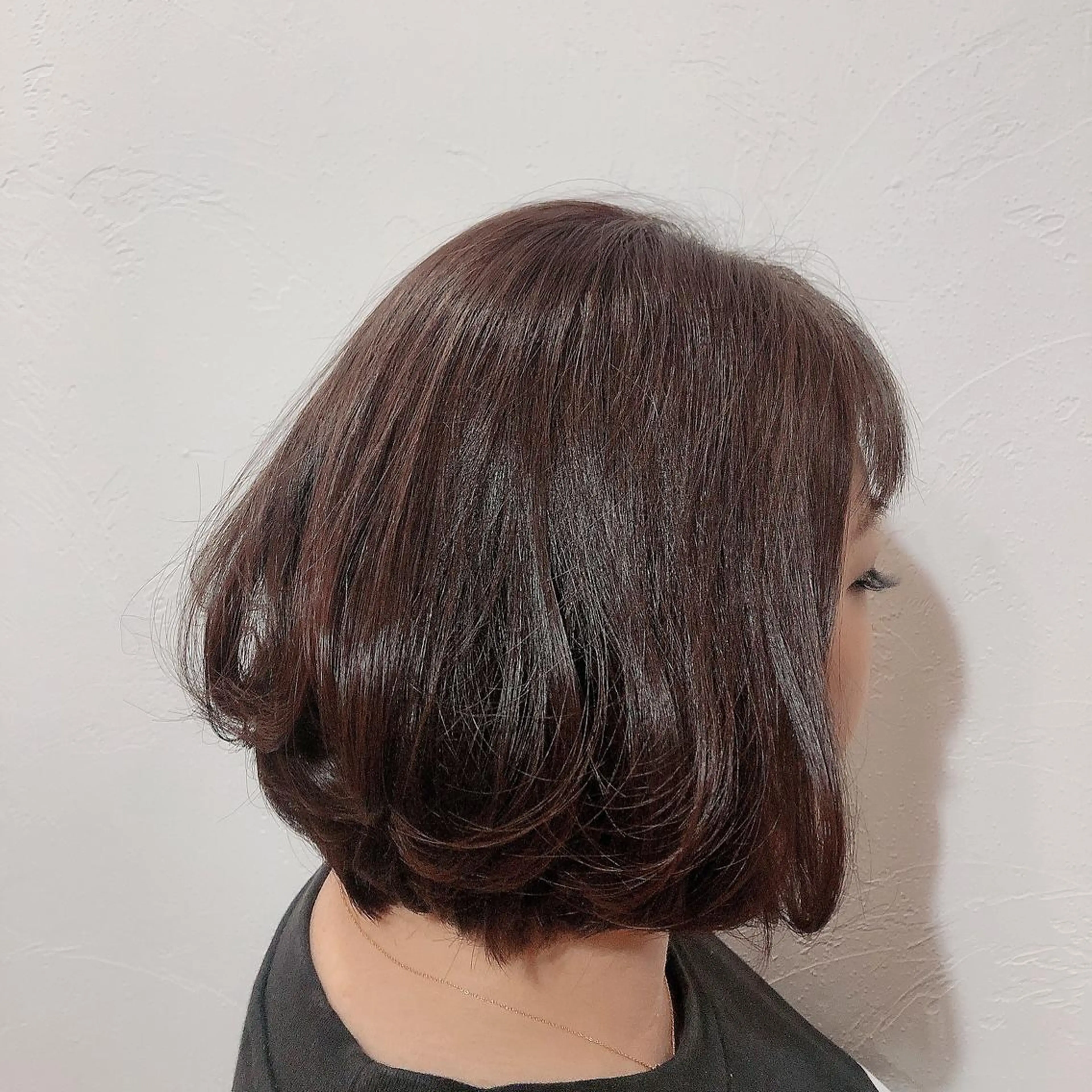 ミディアム アッシュ パープルカラー アンディアーモカリーノ所属・かわい りなのヘアスタイル