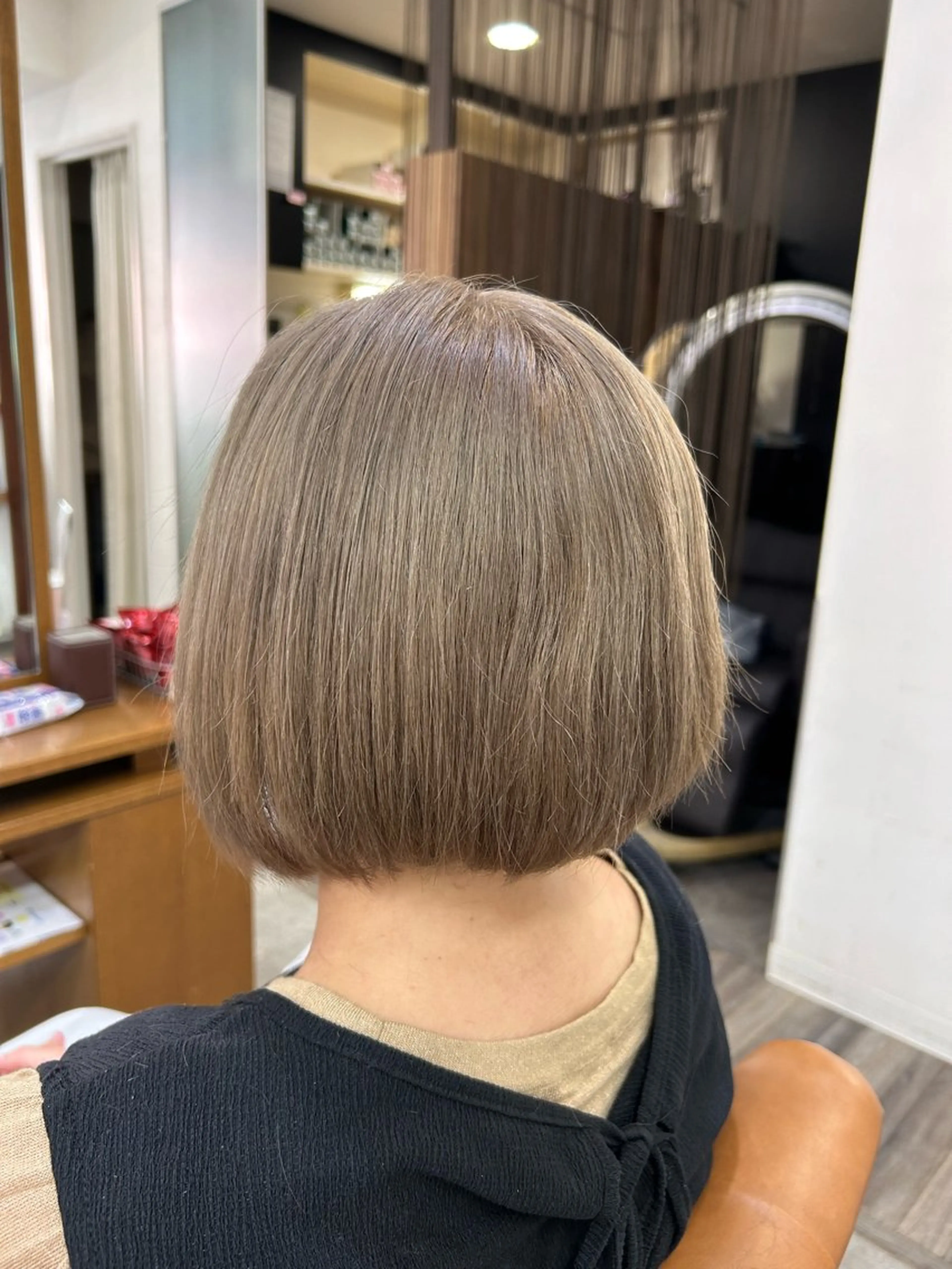 ショート カラー おおた きょうかのヘアスタイル