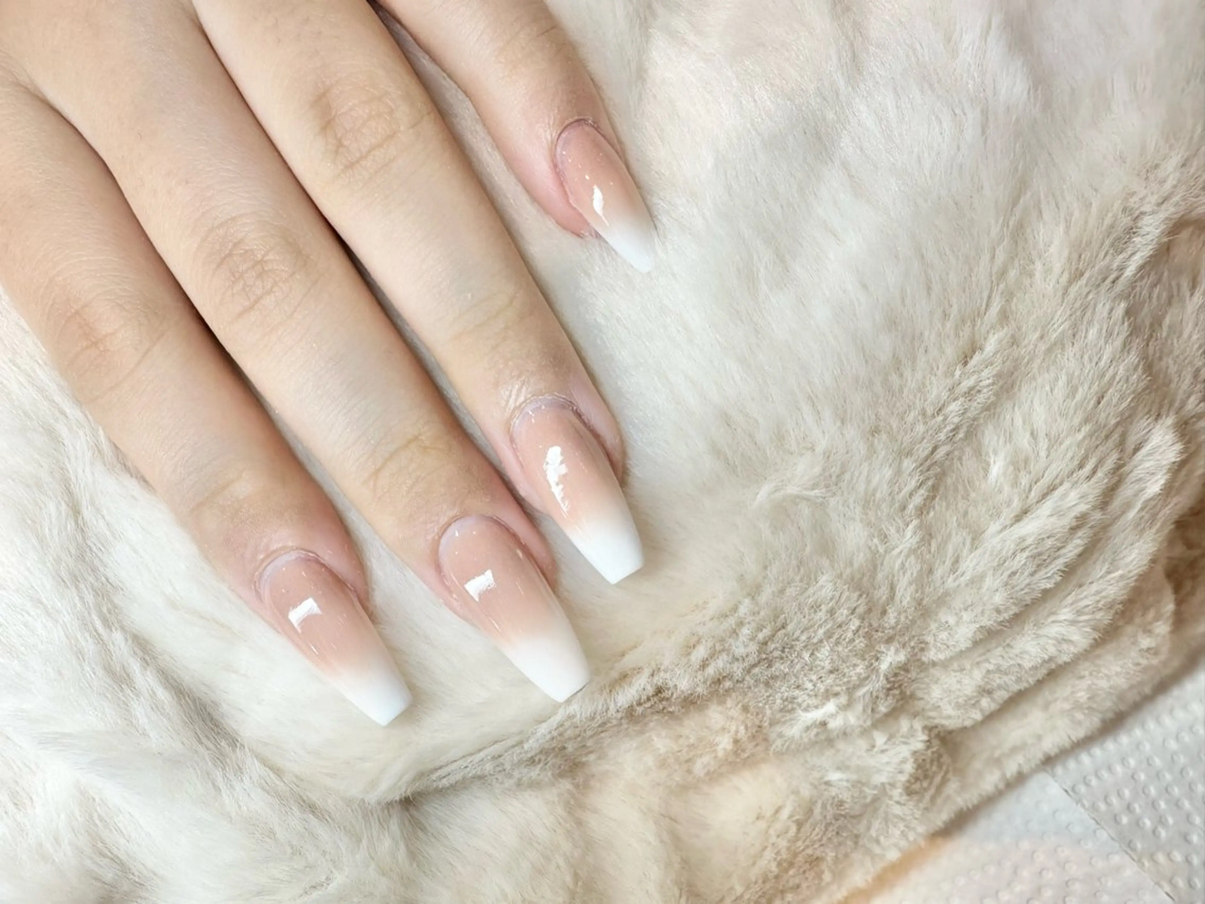 ネイル グラデーション ロングネイル スカルプネイル 痛ネイル🩶推し活 🤍店長sagawaのネイルデザイン