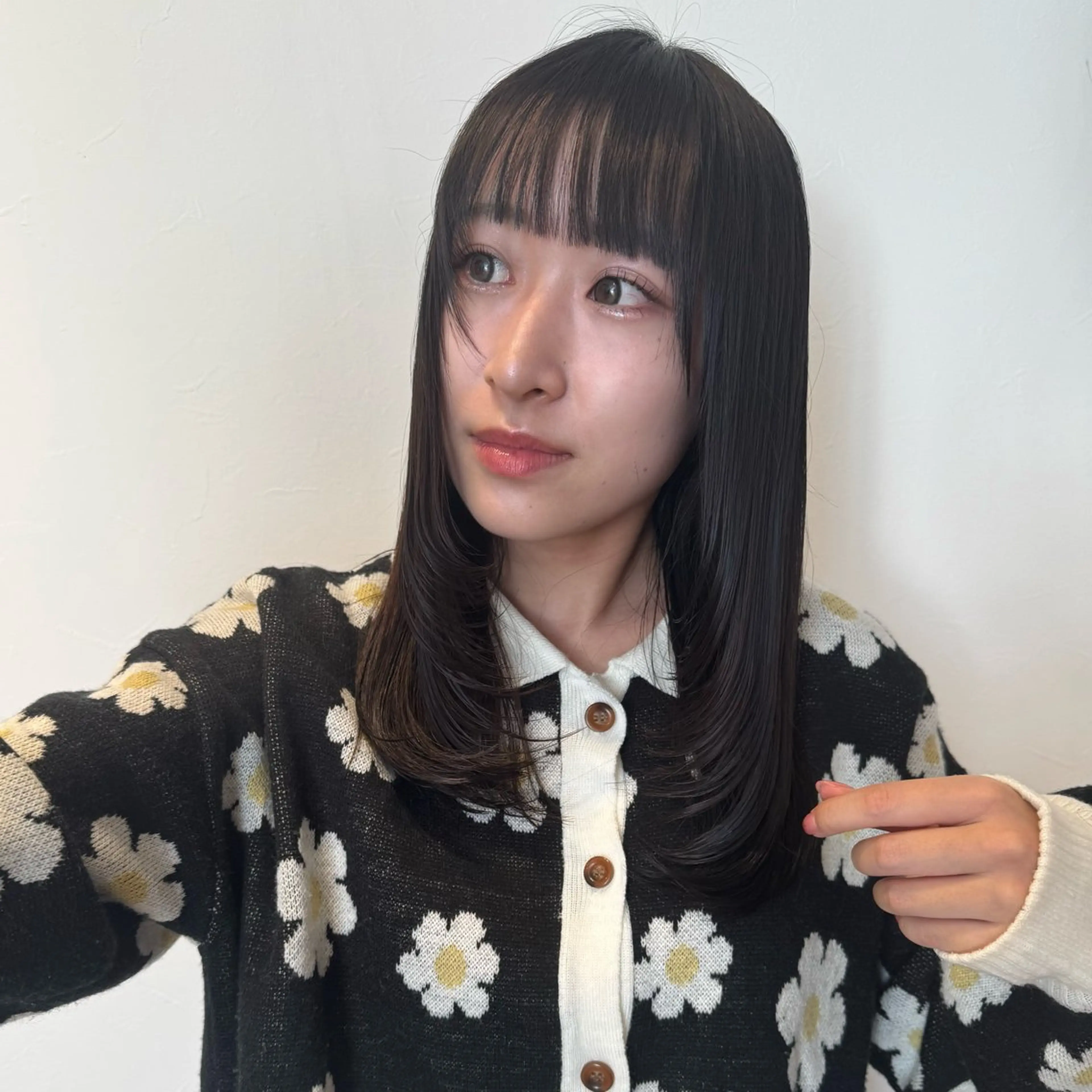セミロング 浅津 菜月のヘアスタイル