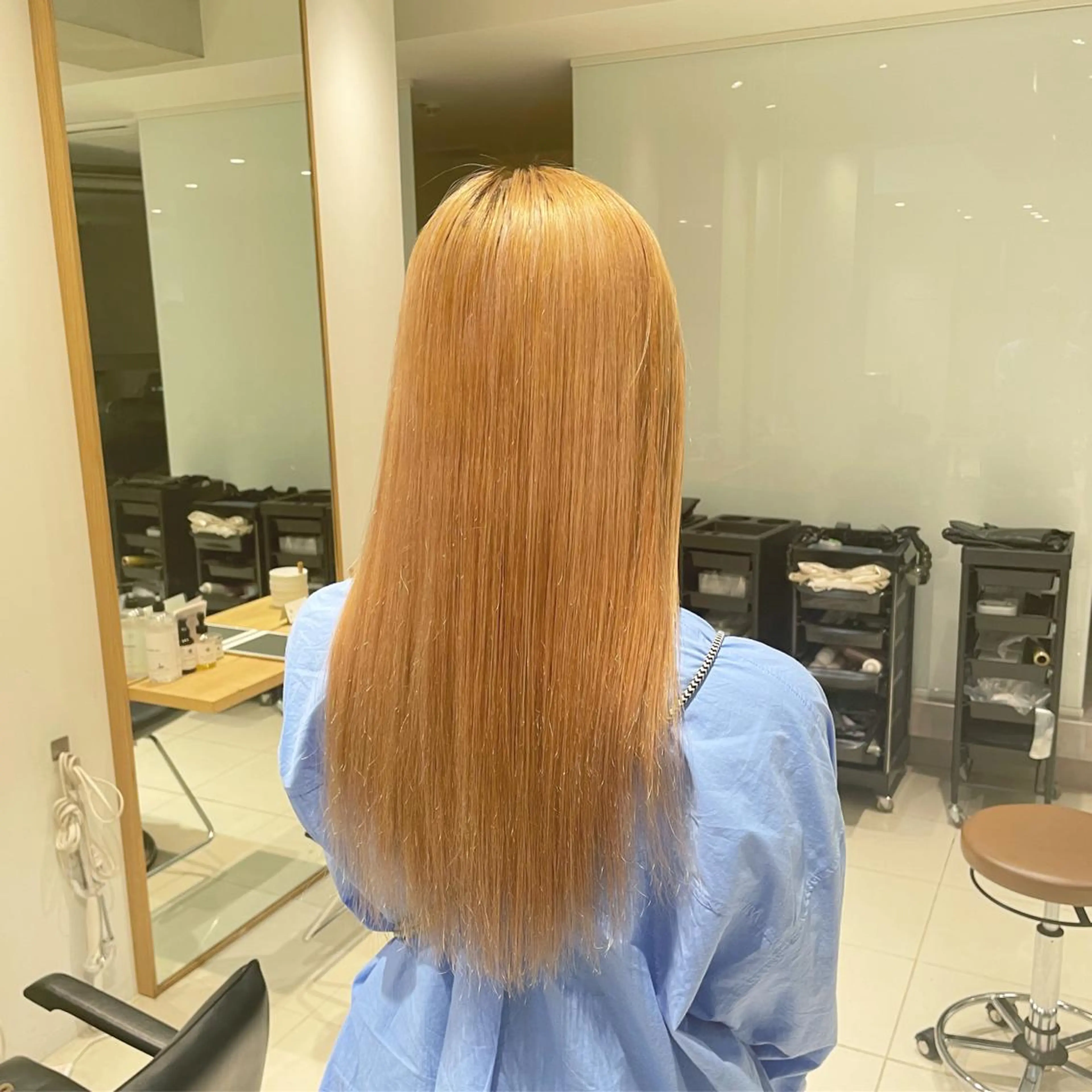 ロング カラー ヘアアレンジ ブロンド ヘアカラー トリートメント ヘッドスパ ヘアセット 艶髪✨寒色カラー✨ 翁長孝輔のヘアスタイル