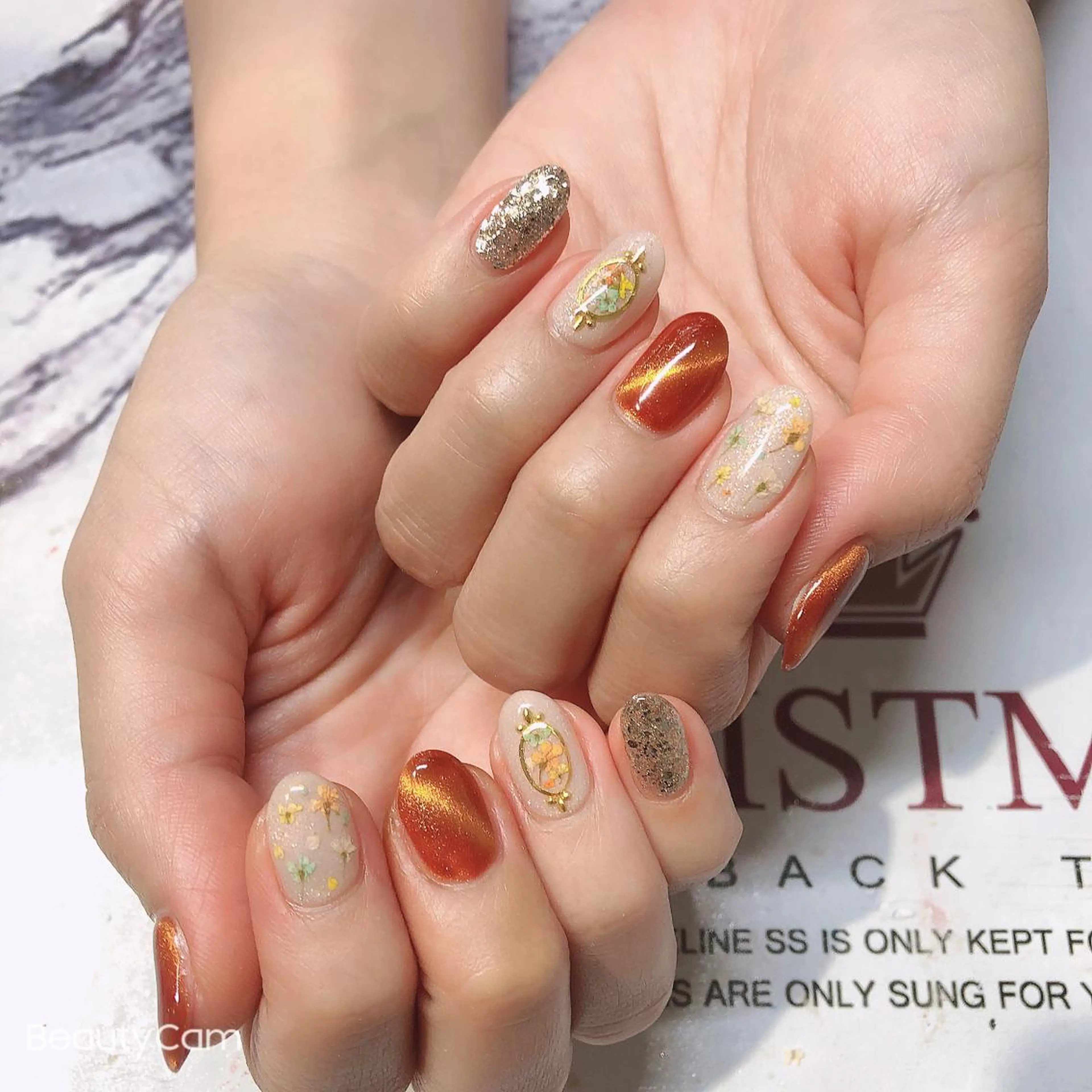 ネイル ハンドネイル Guarendo錦糸町店所属・ガレンドウ 白澤 愛子のネイルデザイン