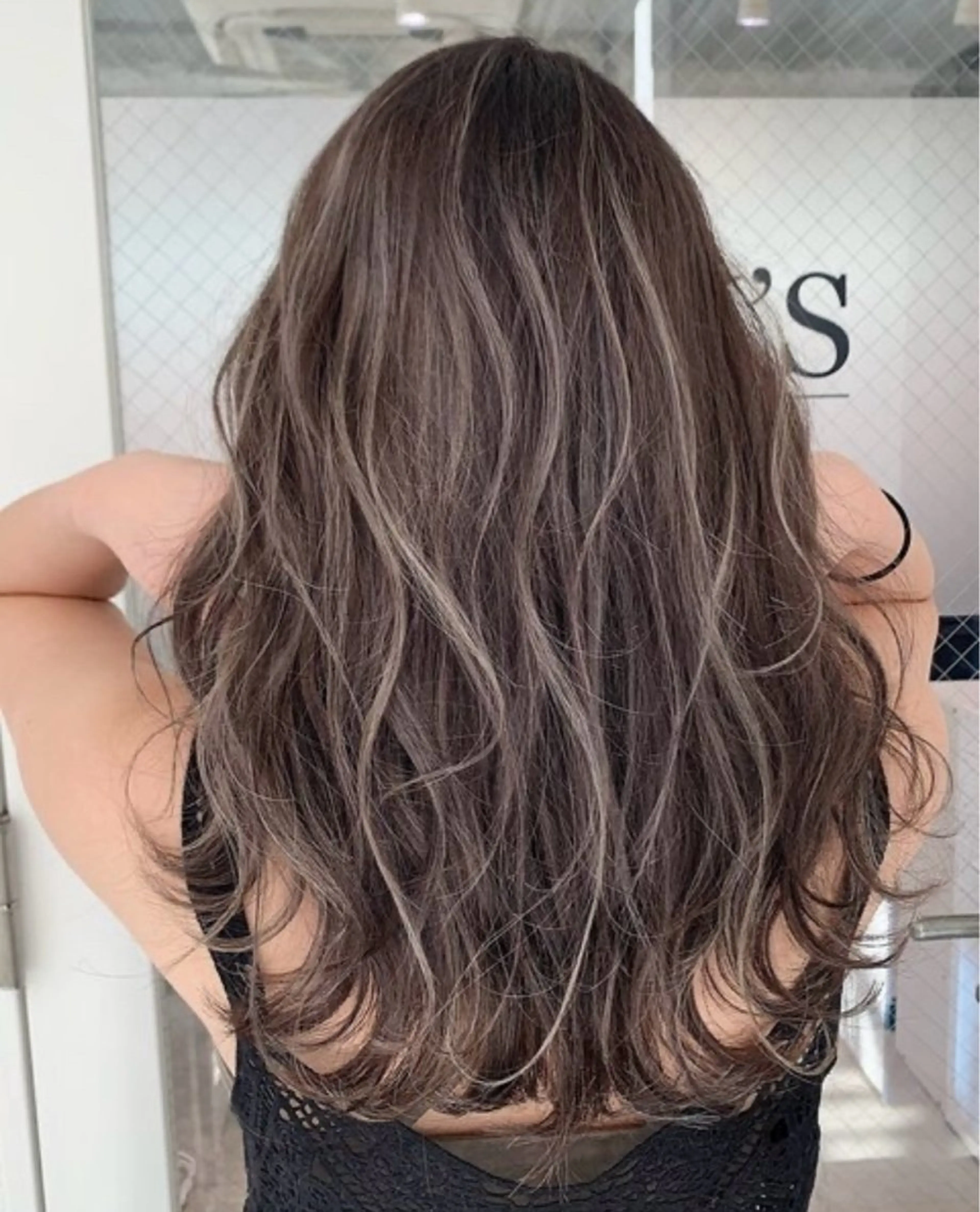 ロング ヘアカラー トリートメント 透明感カラー・ 髪質改善🩵イケダのヘアスタイル