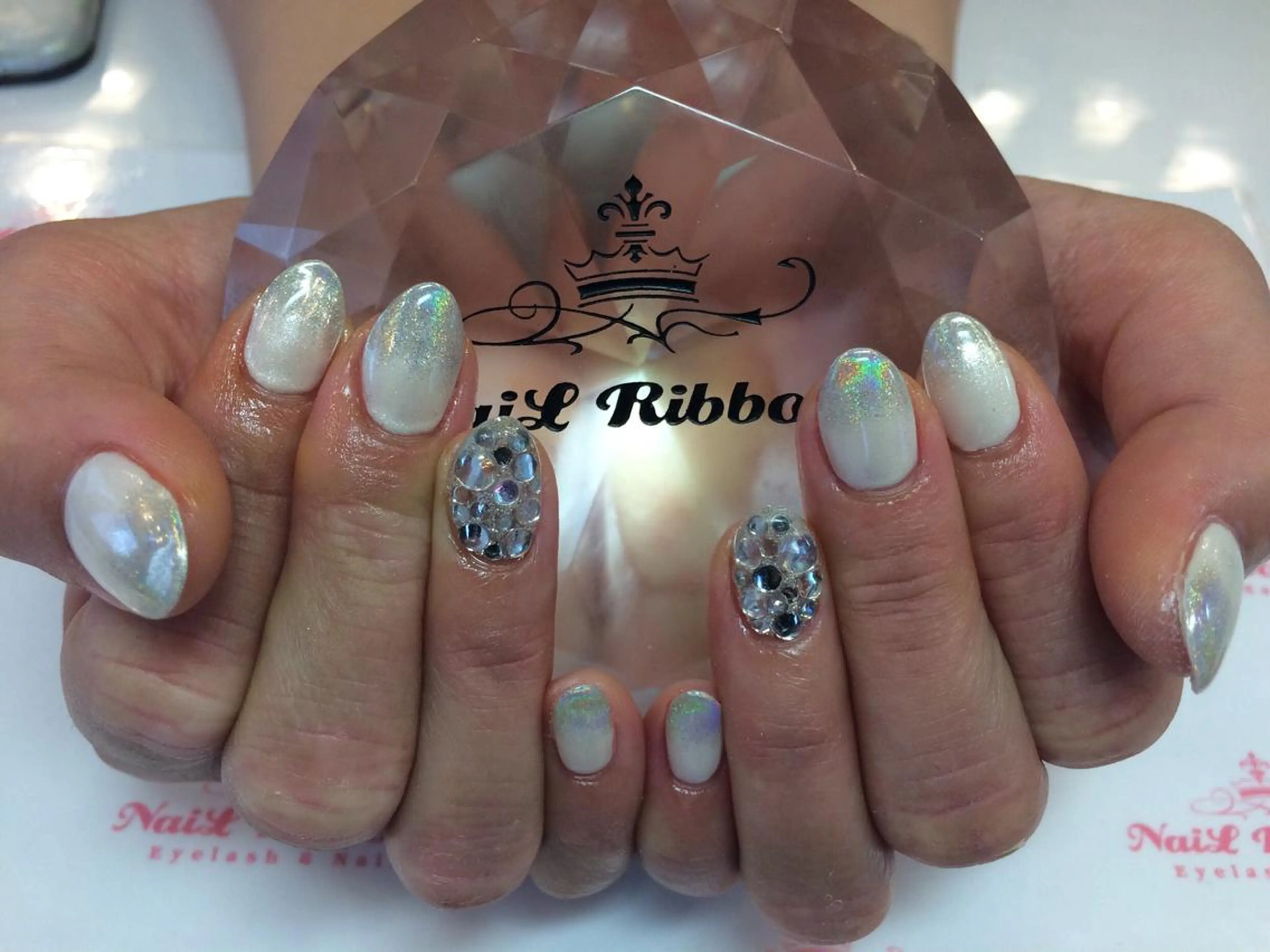 ネイル ネイルリボン 受付スタッフのネイルデザイン