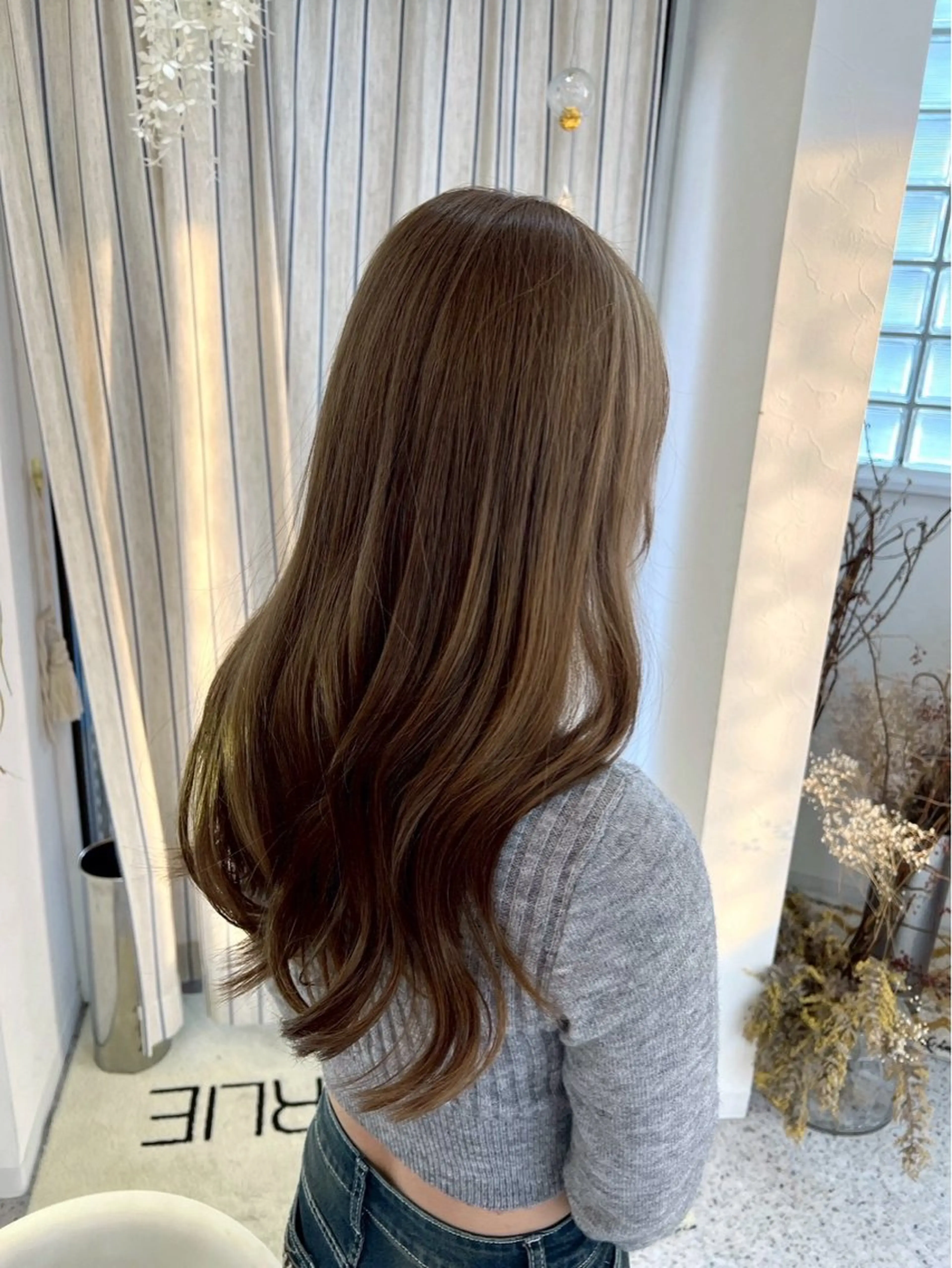 ロング ヘアカラー トリートメント LOMARLIE / yuna 💟のヘアスタイル