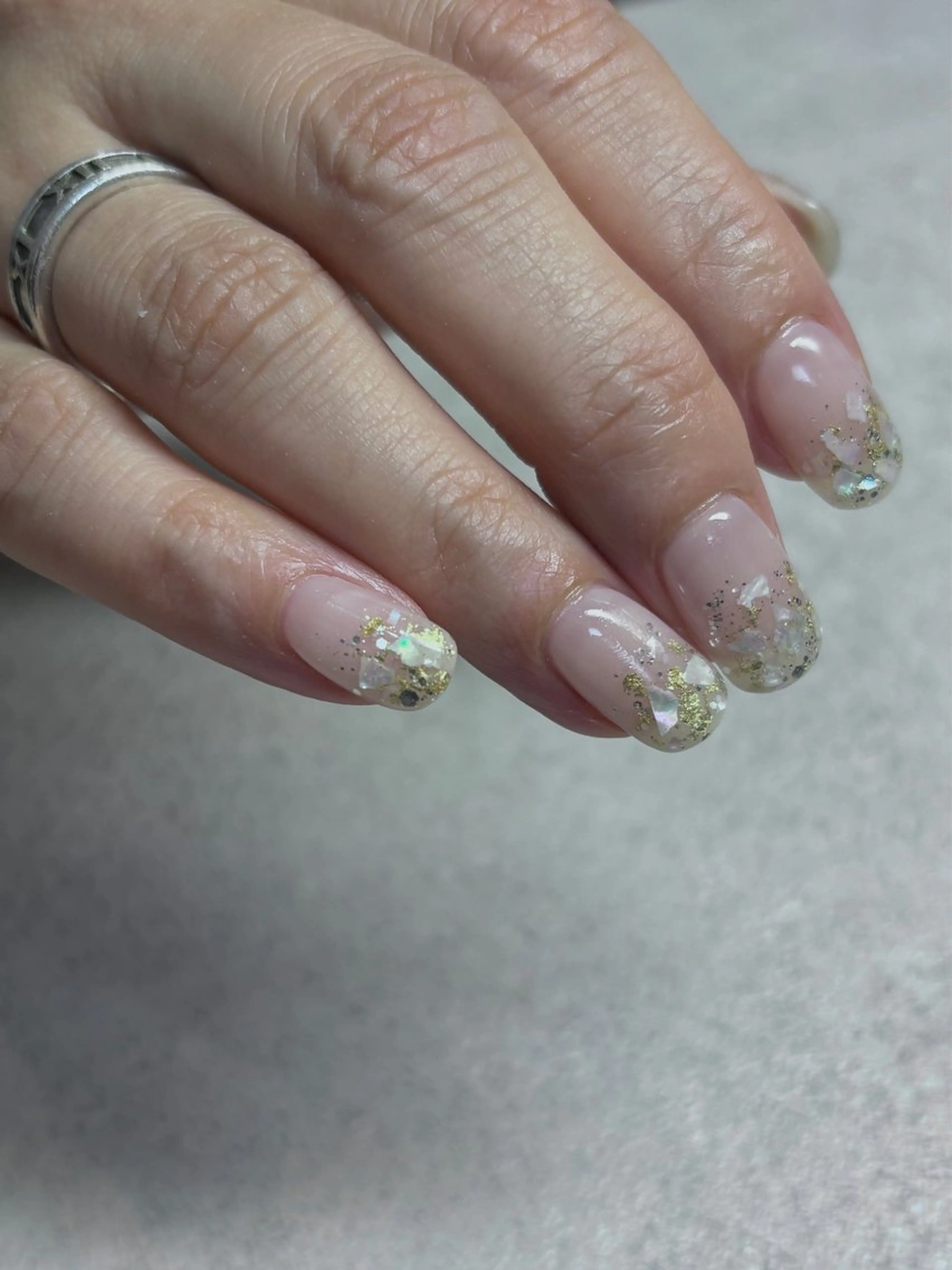 ネイル キラキラネイル ラメ(グリッター) ラメグラデーション 持ち込み オフィスネイル ハンドネイル acs.n所属・ネイル，耳つぼ 風間すみれのその他イメージ