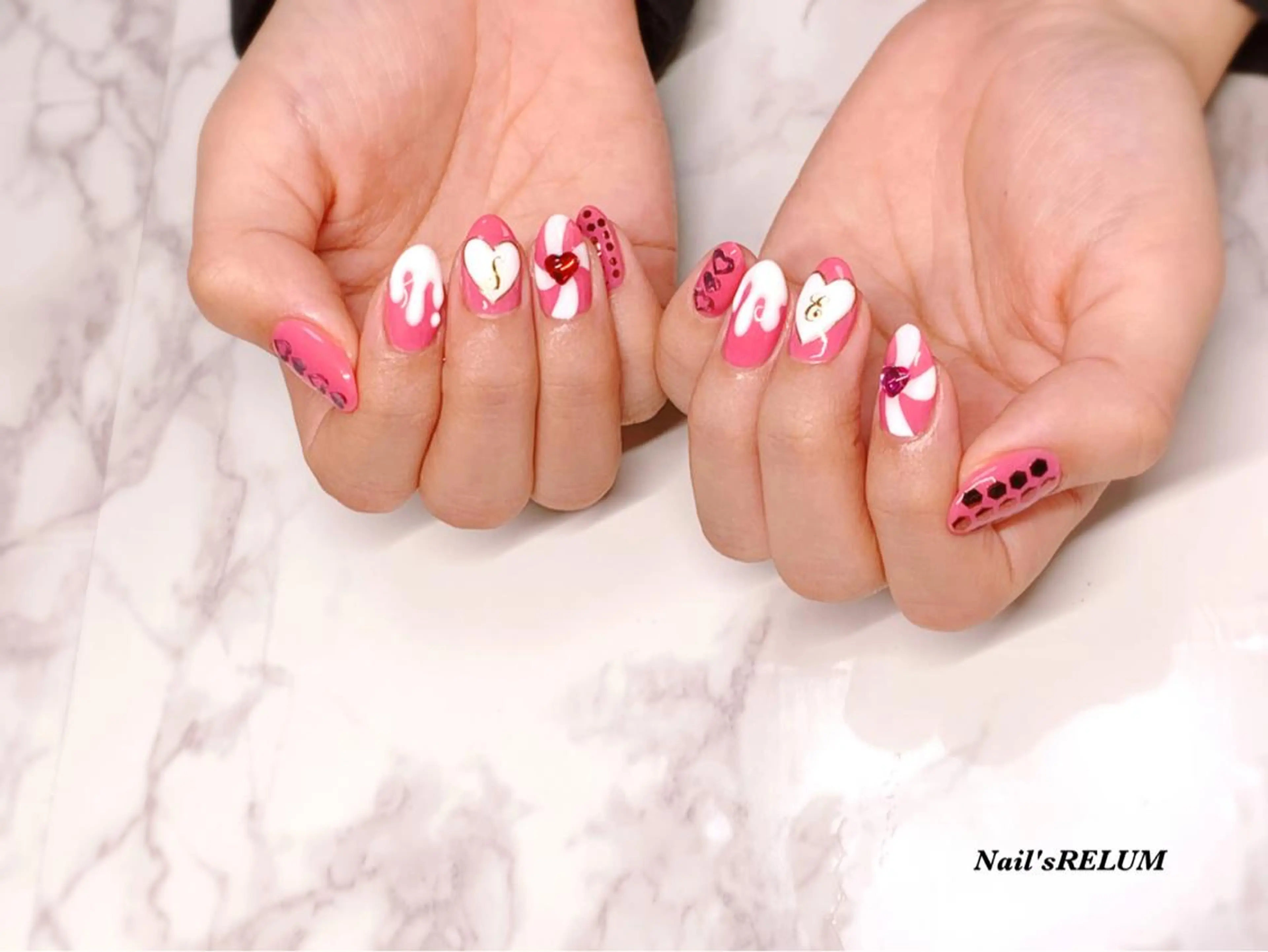 ネイル 持ち込み THECOLORS所属・近貞 莉奈のネイルデザイン