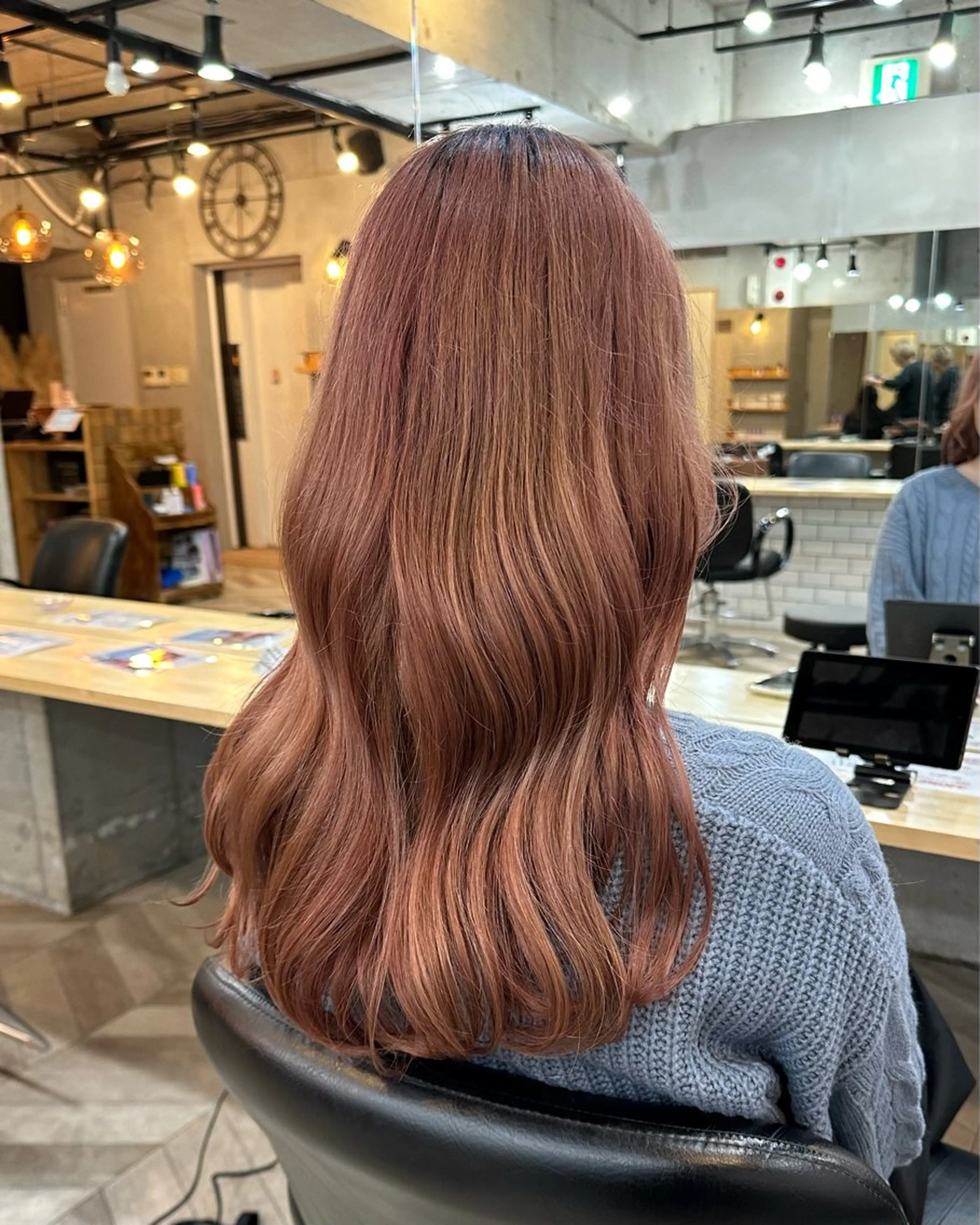 カラー ベージュカラー ブリーチ ピンクカラー ピンクベージュ カット ヘアカラー Angelica 内海  遥奈のヘアスタイル