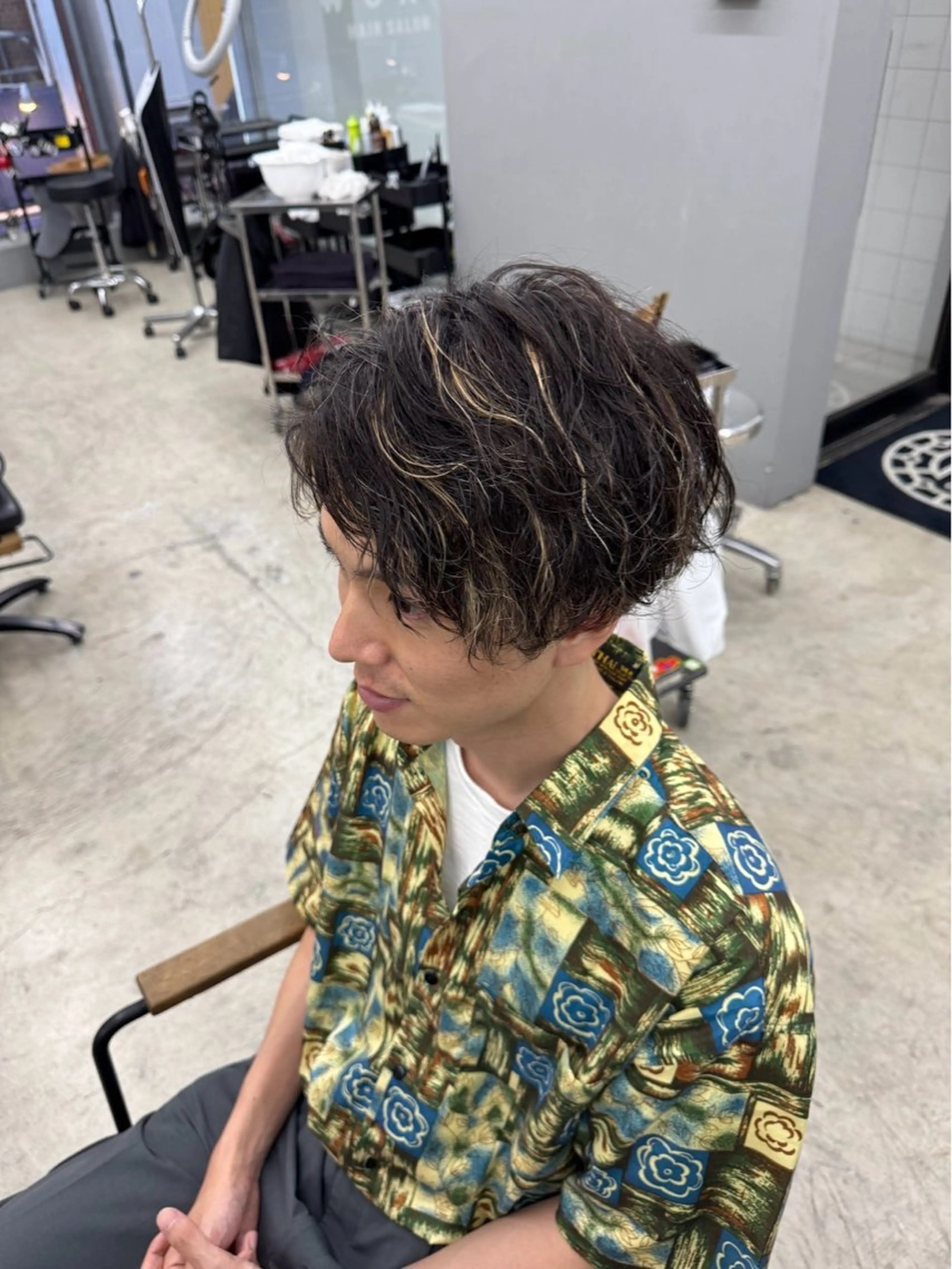 ショート カラー メンズ カット ヘアカラー メンズ専門サロン wokeのヘアスタイル