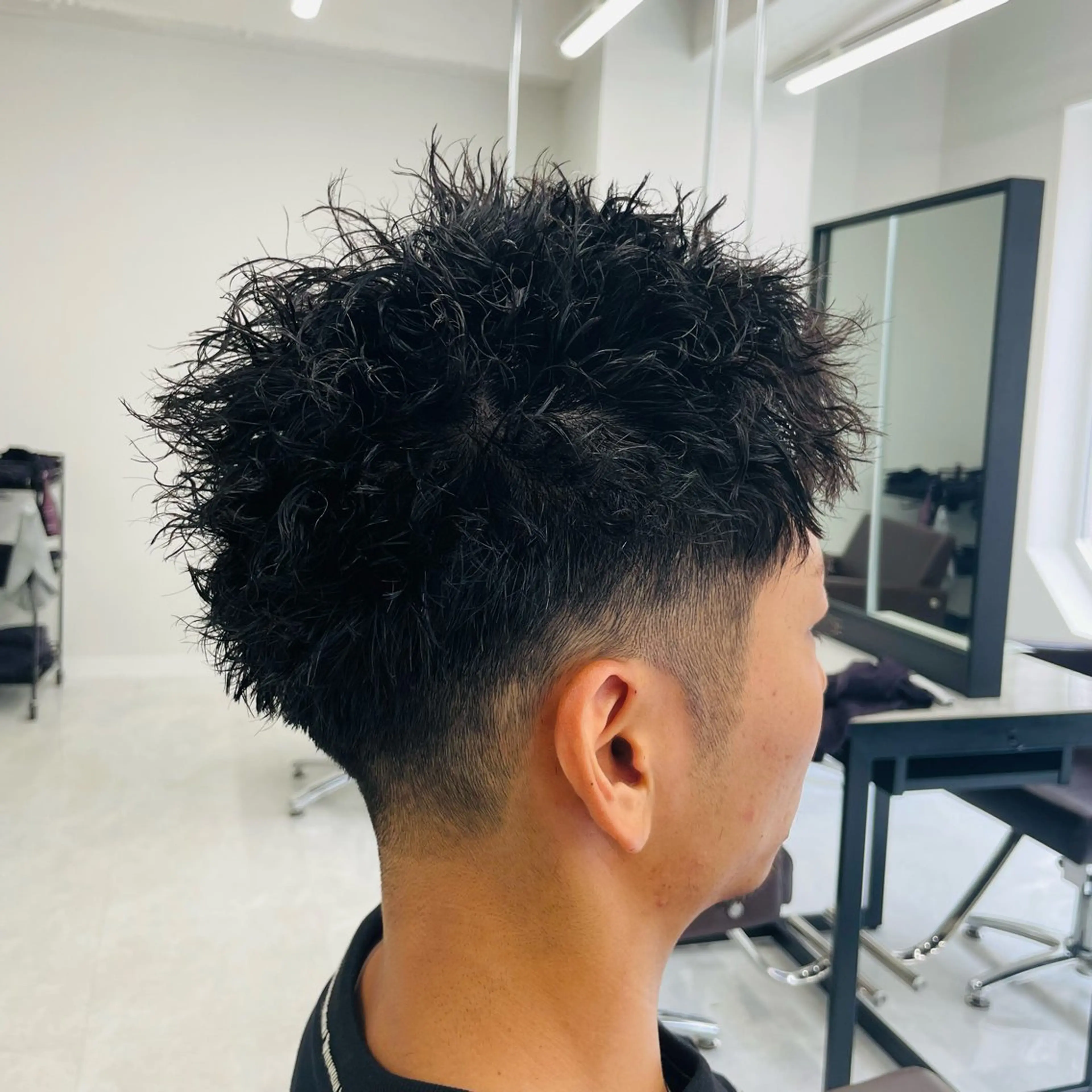 ショート パーマ メンズ メンズカット特化✂︎ SHINGO 本厚木のヘアスタイル