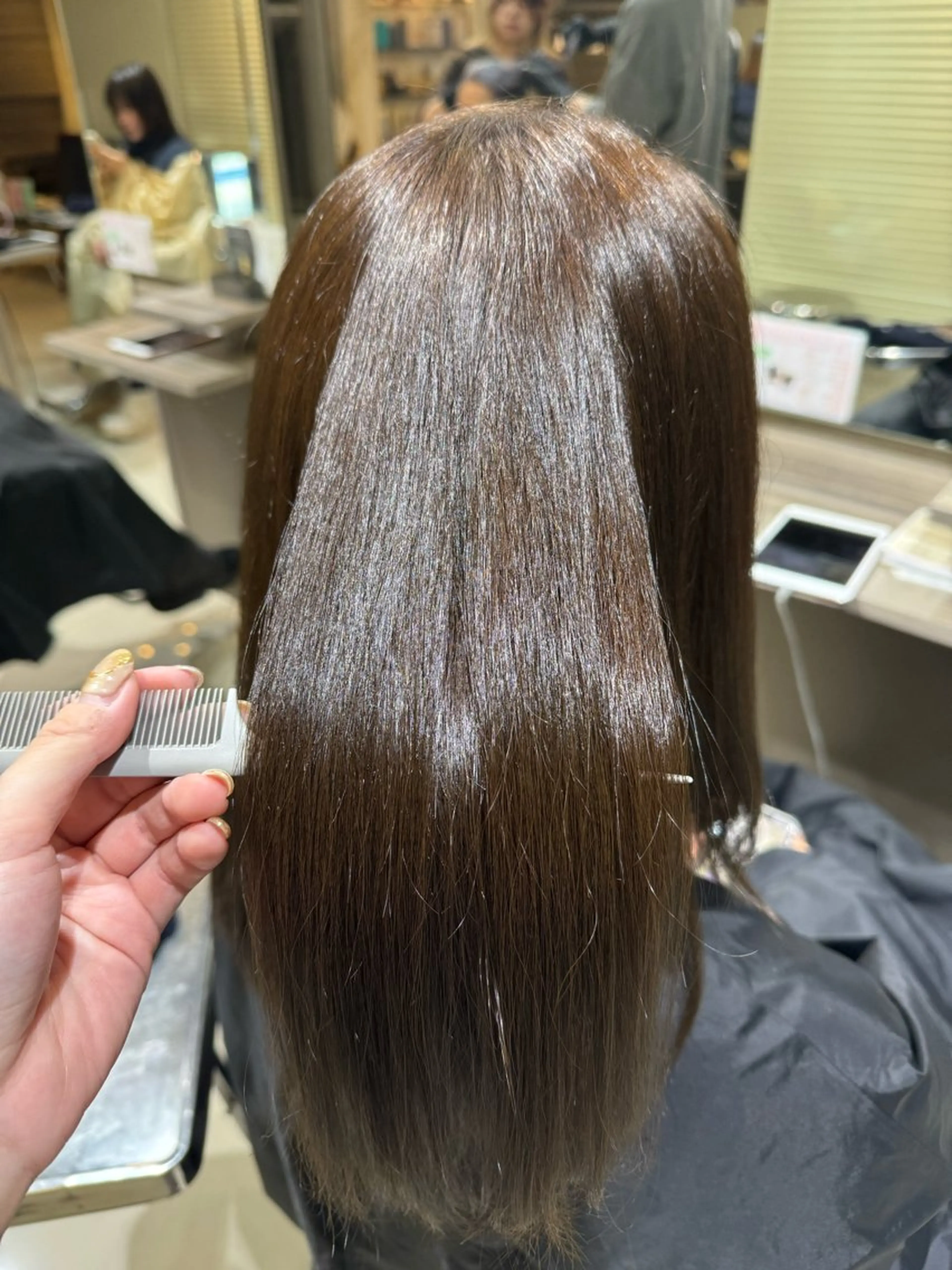 ロング ヘアカラー トリートメント 髪質改善& 質感再生カラー専門のヘアスタイル