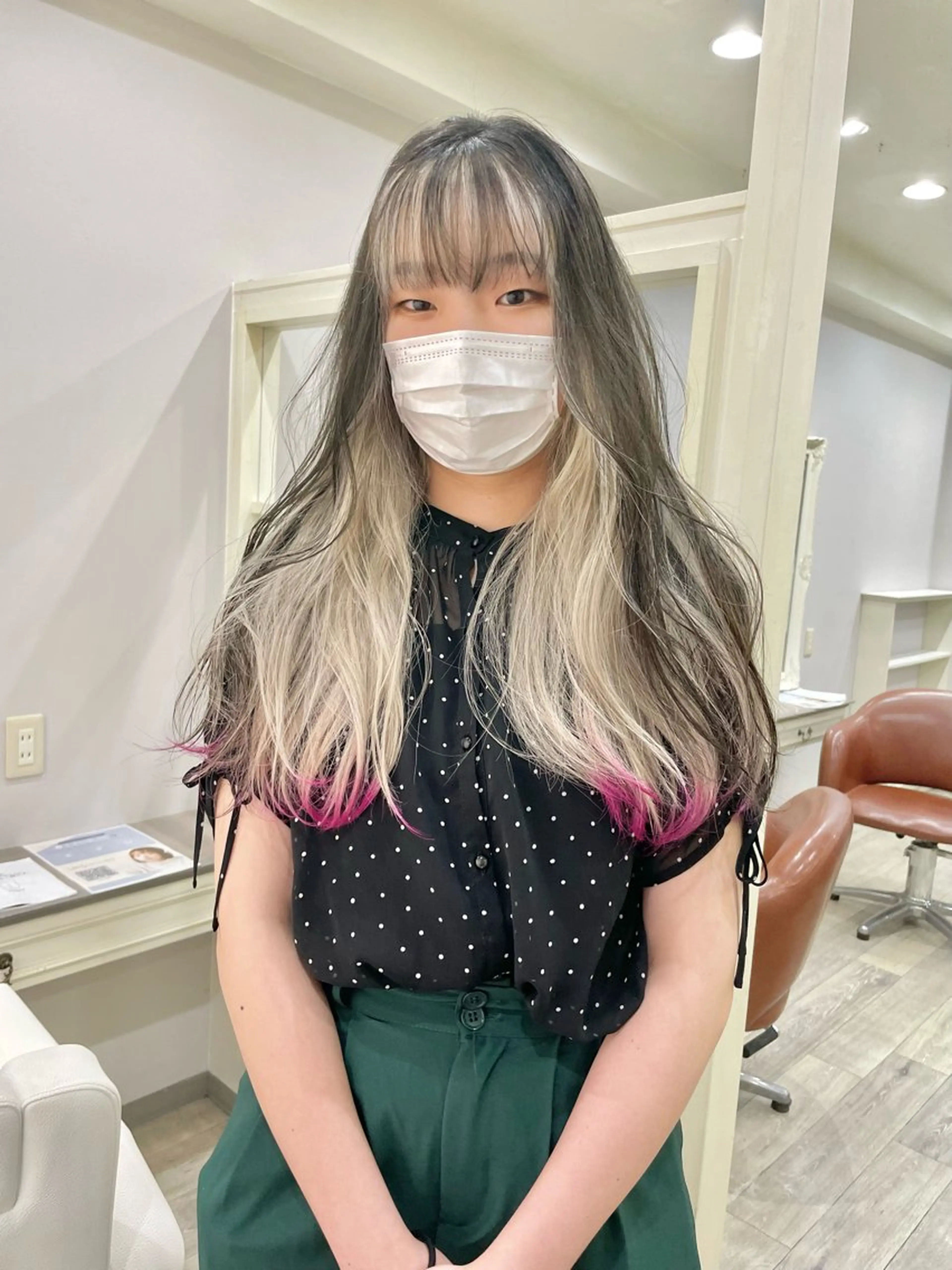 ロング インク 美容院のヘアスタイル